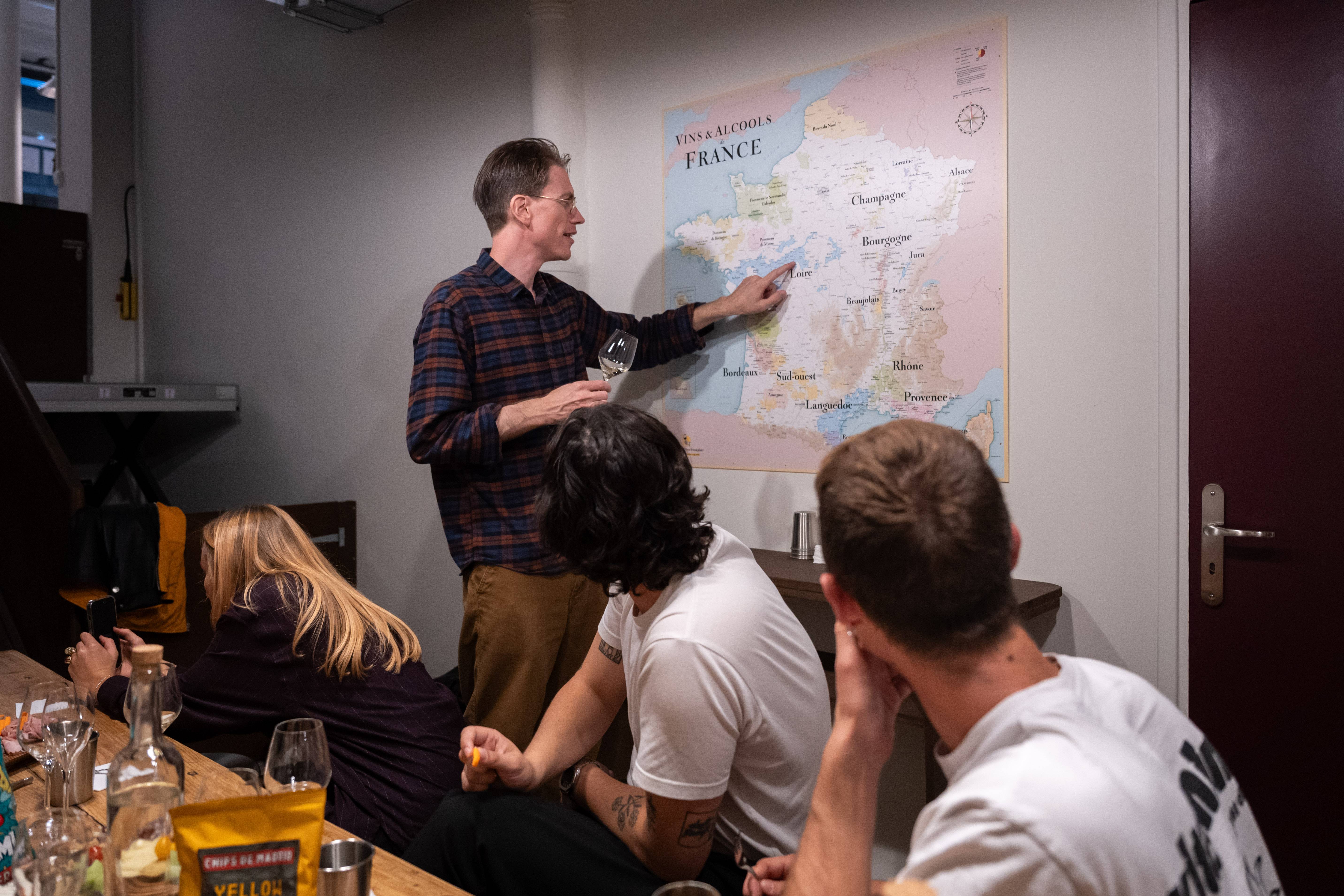 Paris Evening: Wine Tasting Course (5 Wines) / Appetizer Platters