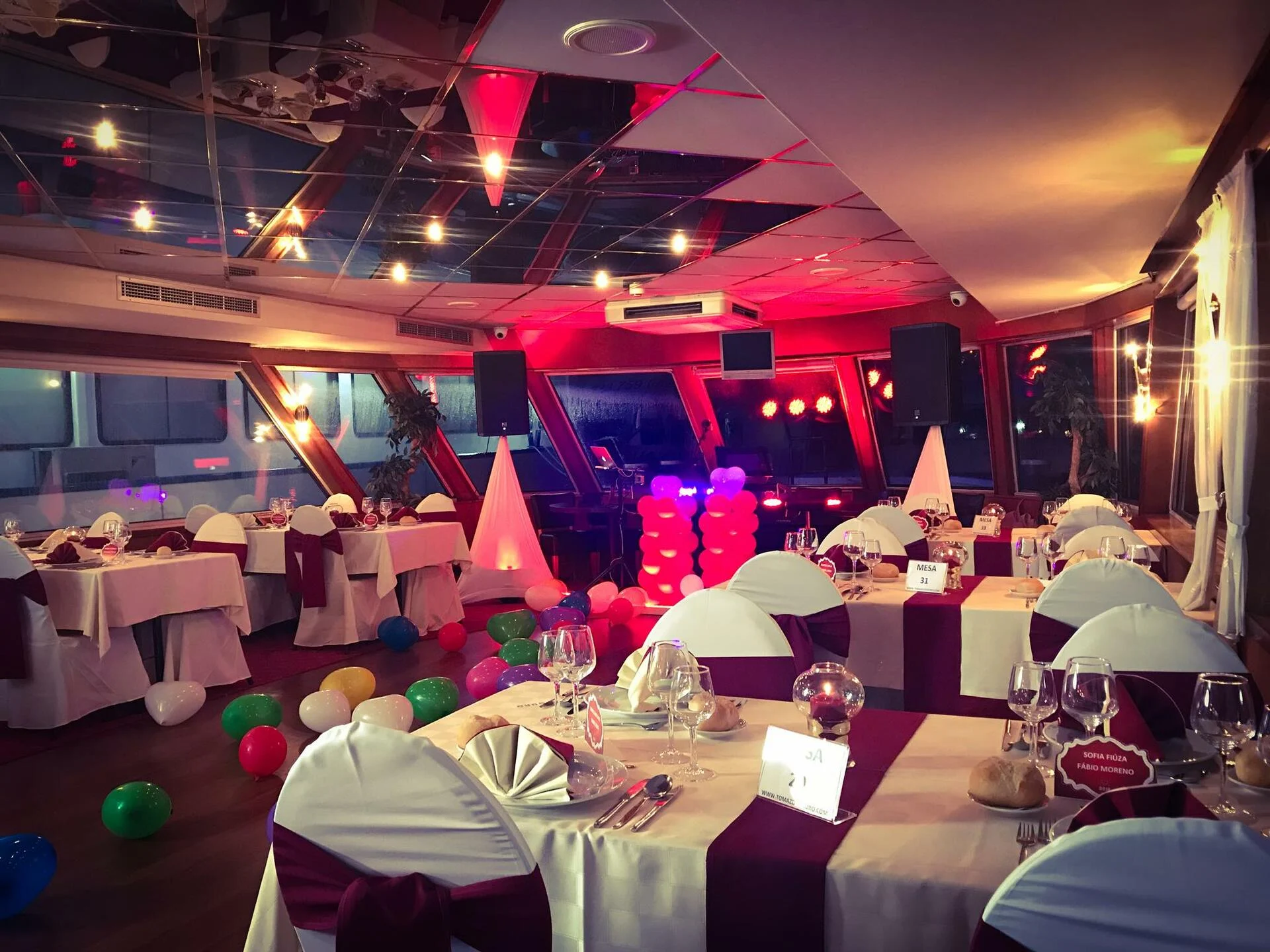 Cruzeiro com Jantar e Música ao Vivo