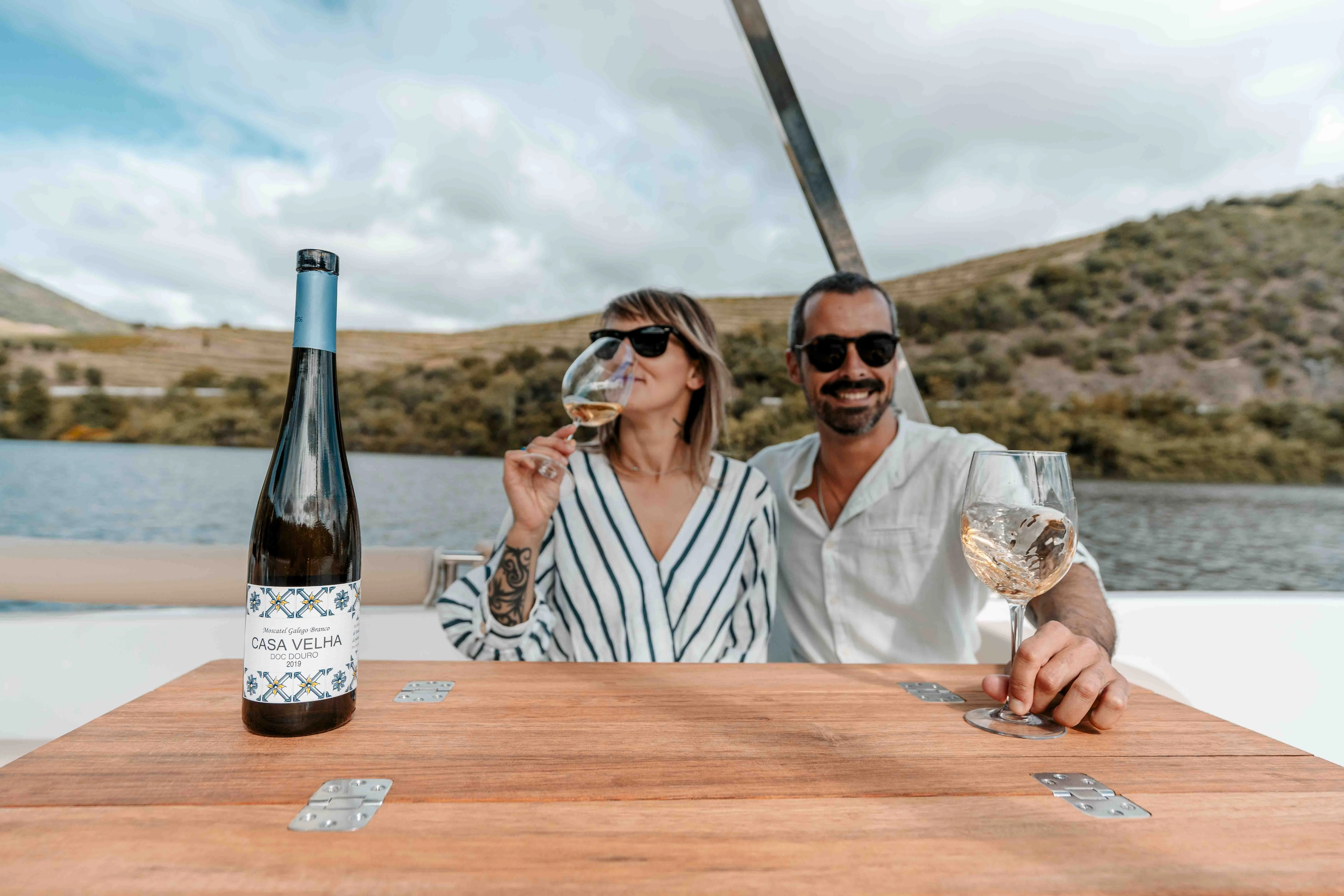 Passeio Privado de Barco Elétrico no Rio Douro