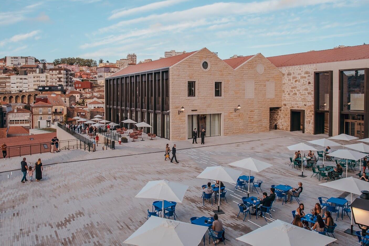 WOW – Jantar & Show de Fado