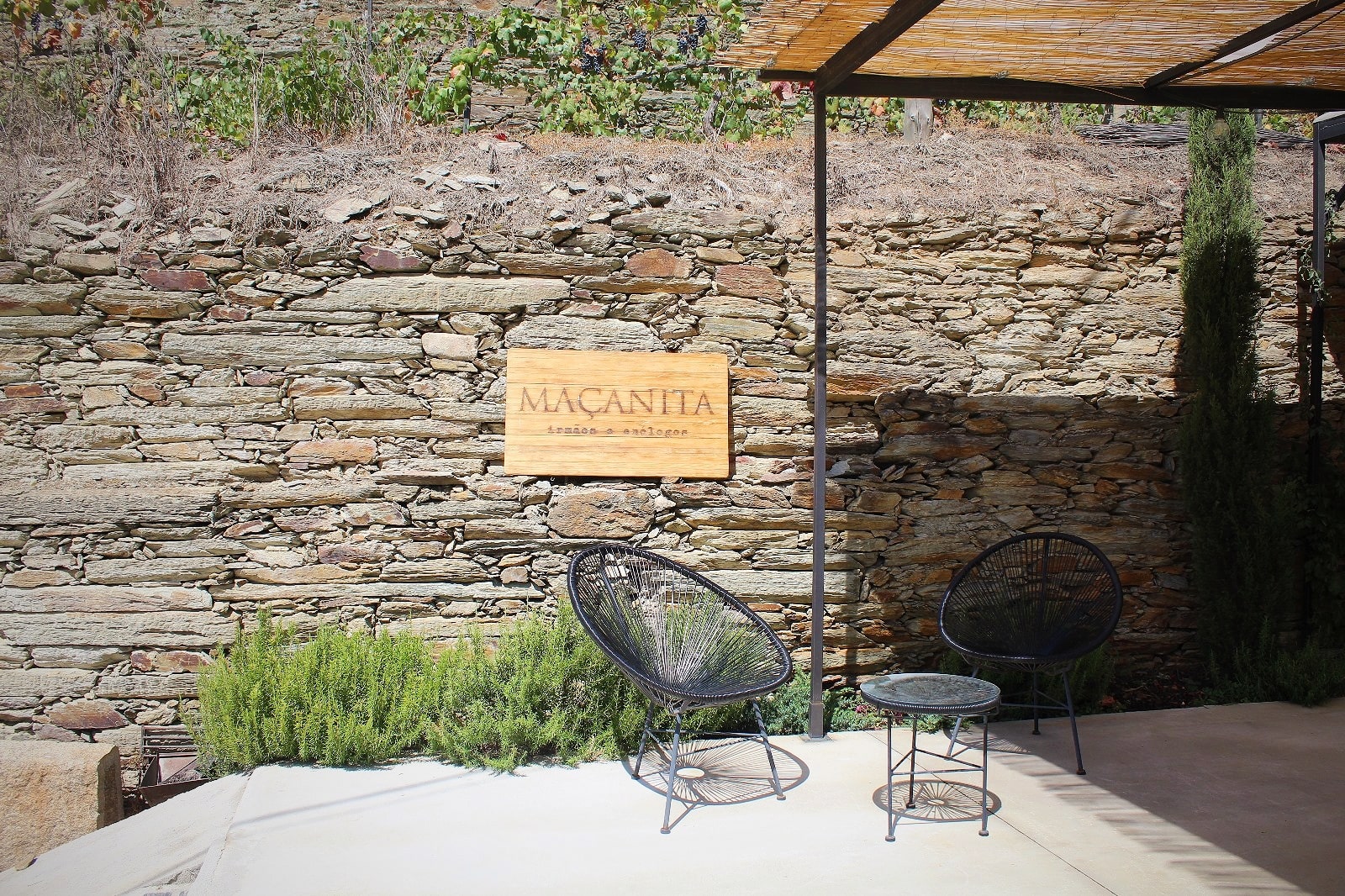 Adega Maçanita – Xisto ou Granito?