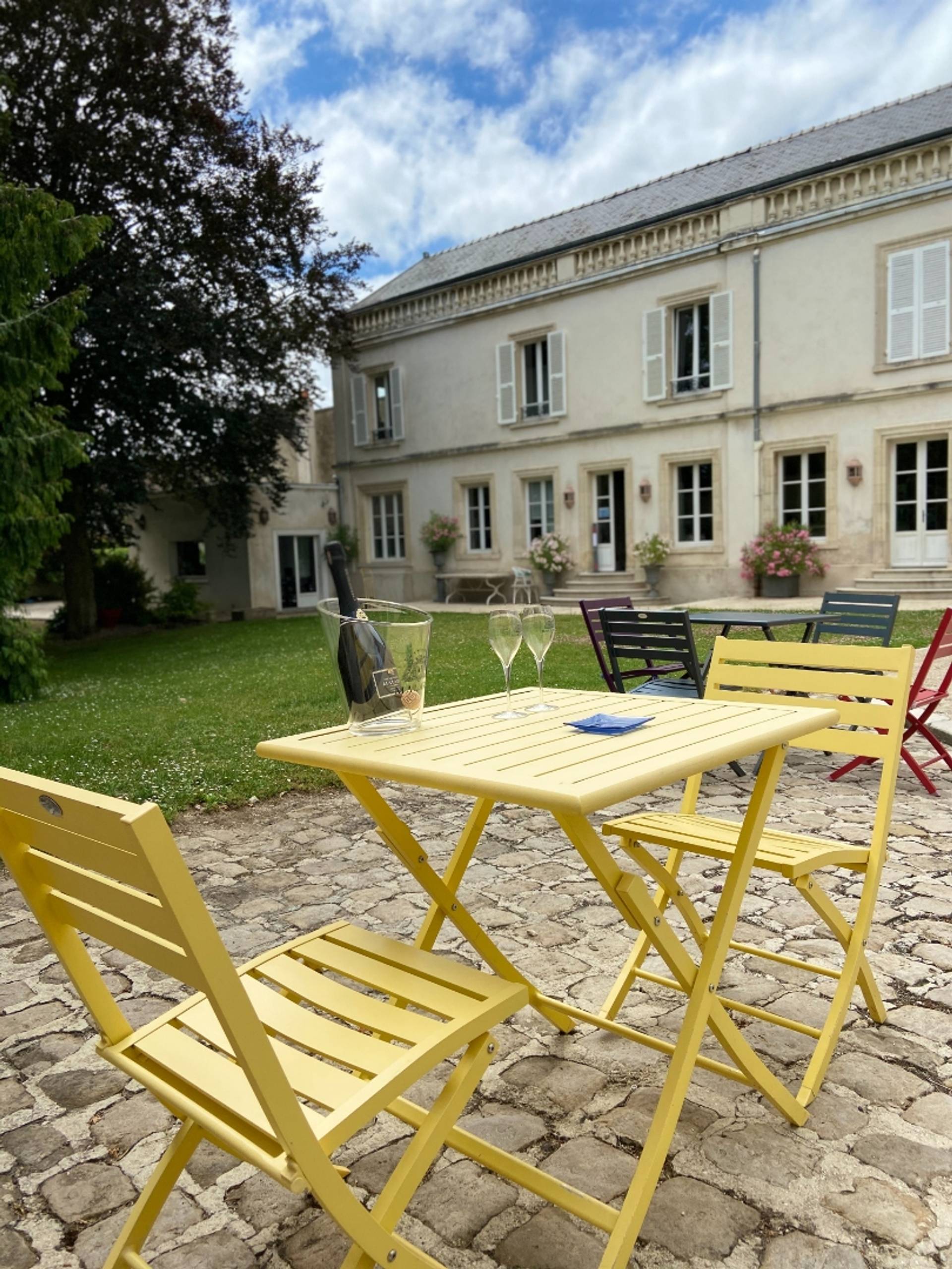 Tasting 5 Champagnes