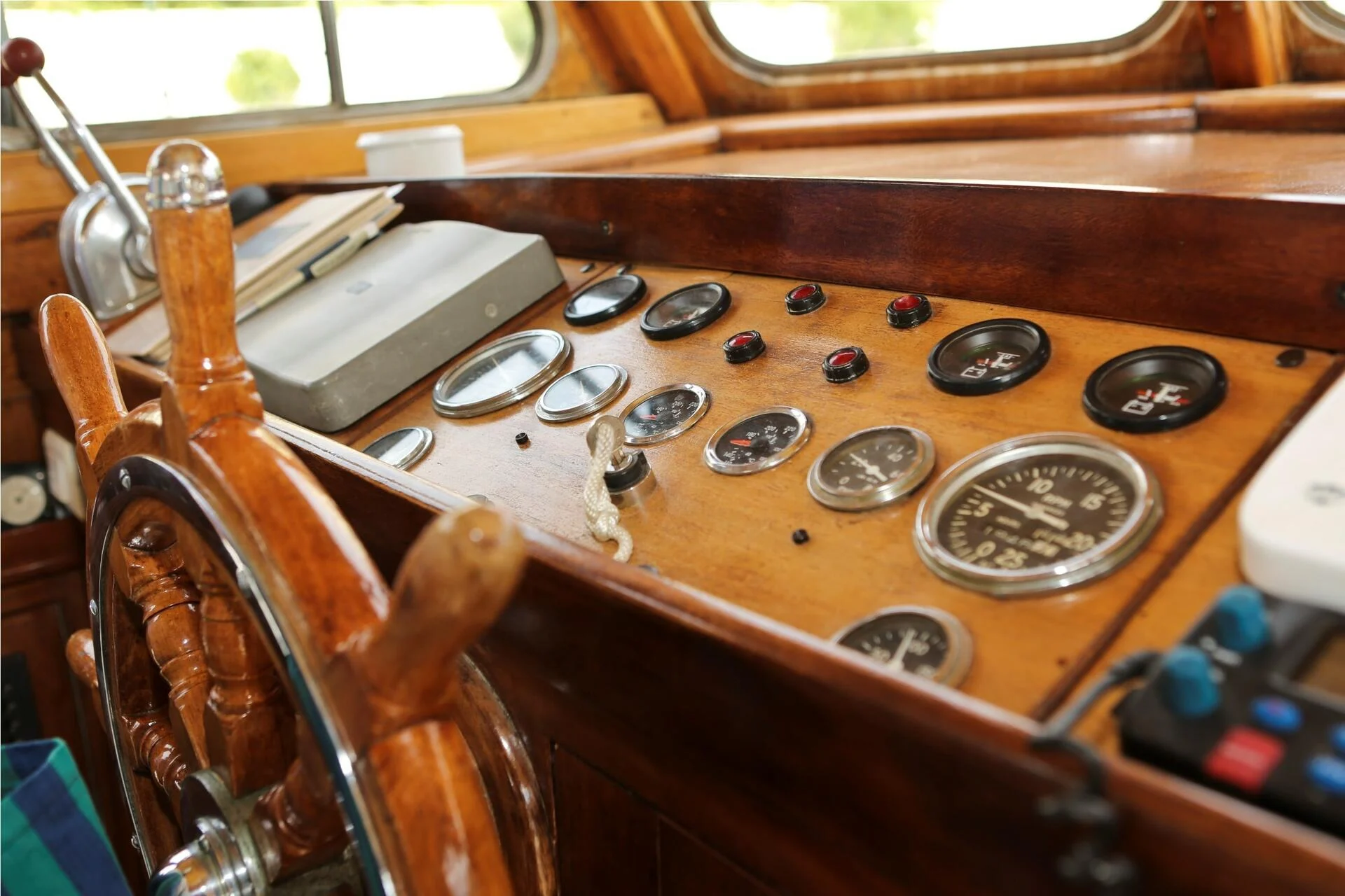 Passeio Regular em Barco Vintage no Douro