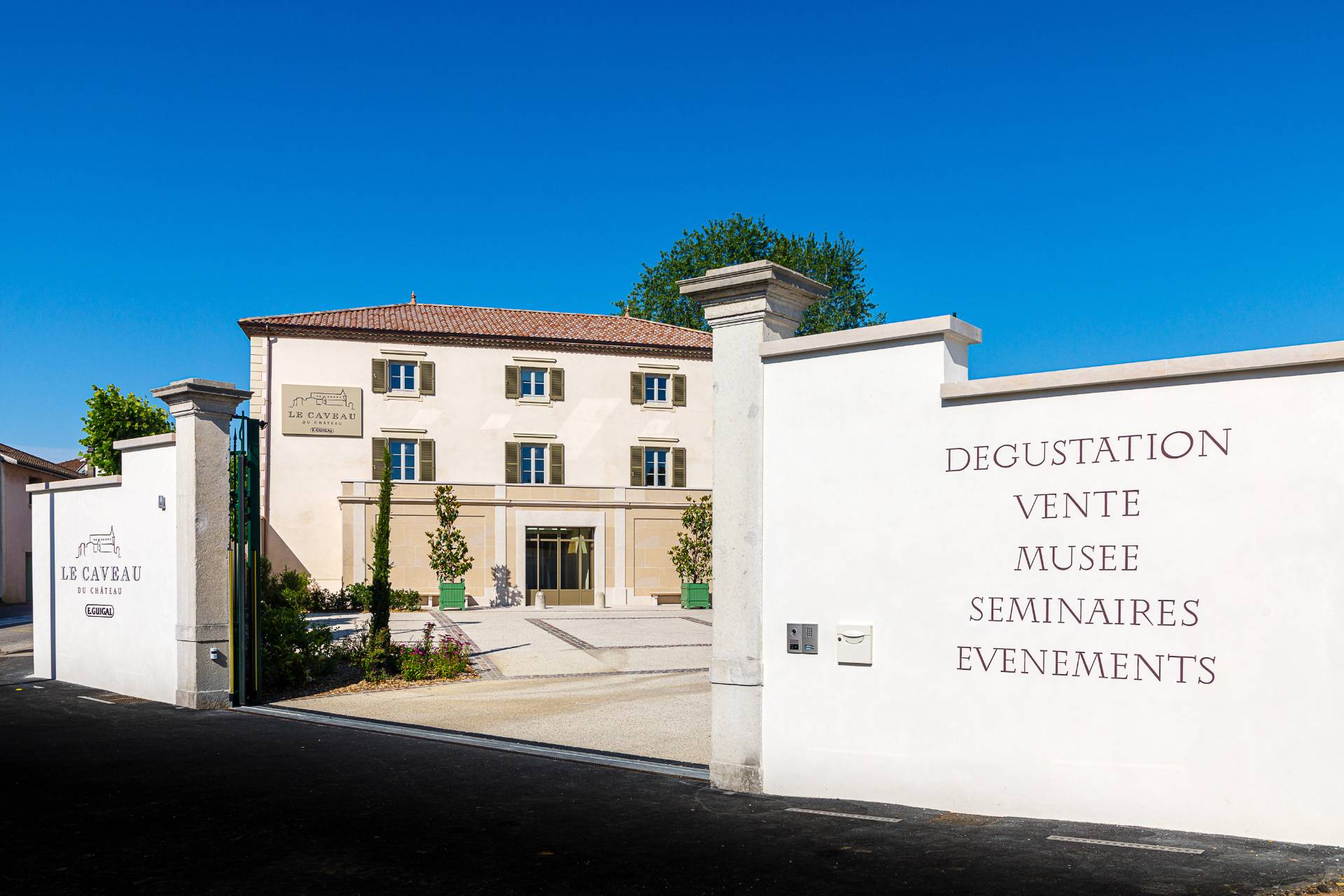 E.GUIGAL – LE CAVEAU DU CHÂTEAU