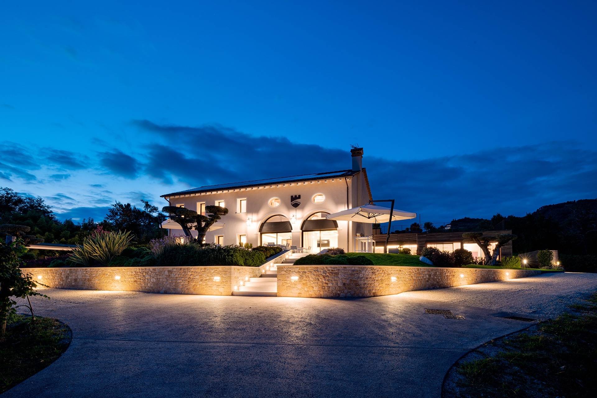 PROGRESS COUNTY & WINE HOUSE