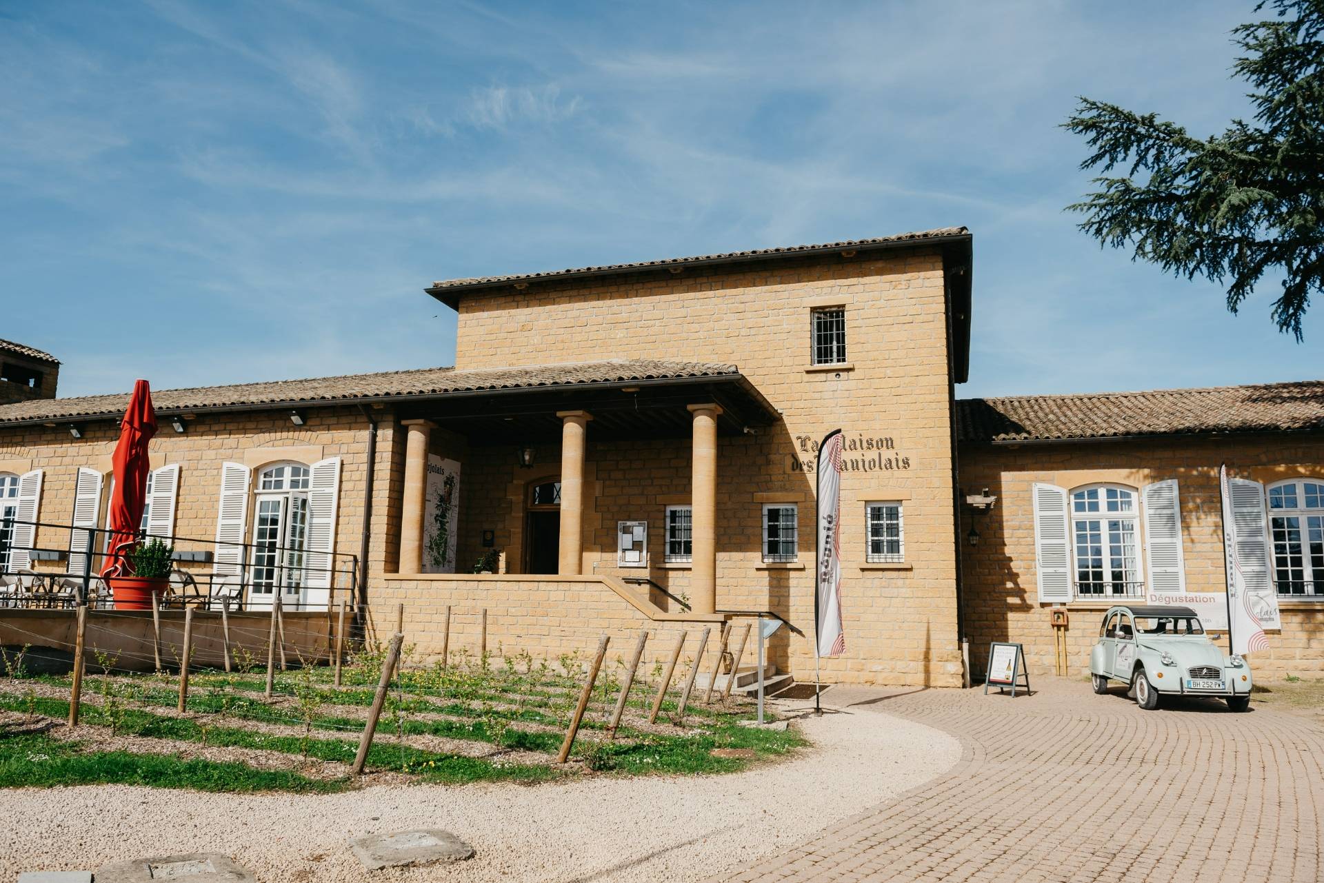 LA MAISON DES BEAUJOLAIS