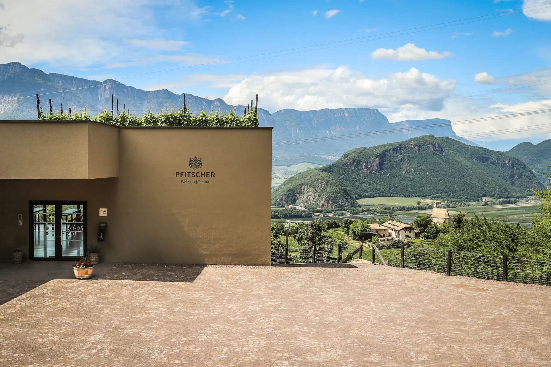 Pfitscher – Wine, history and landscape to experience