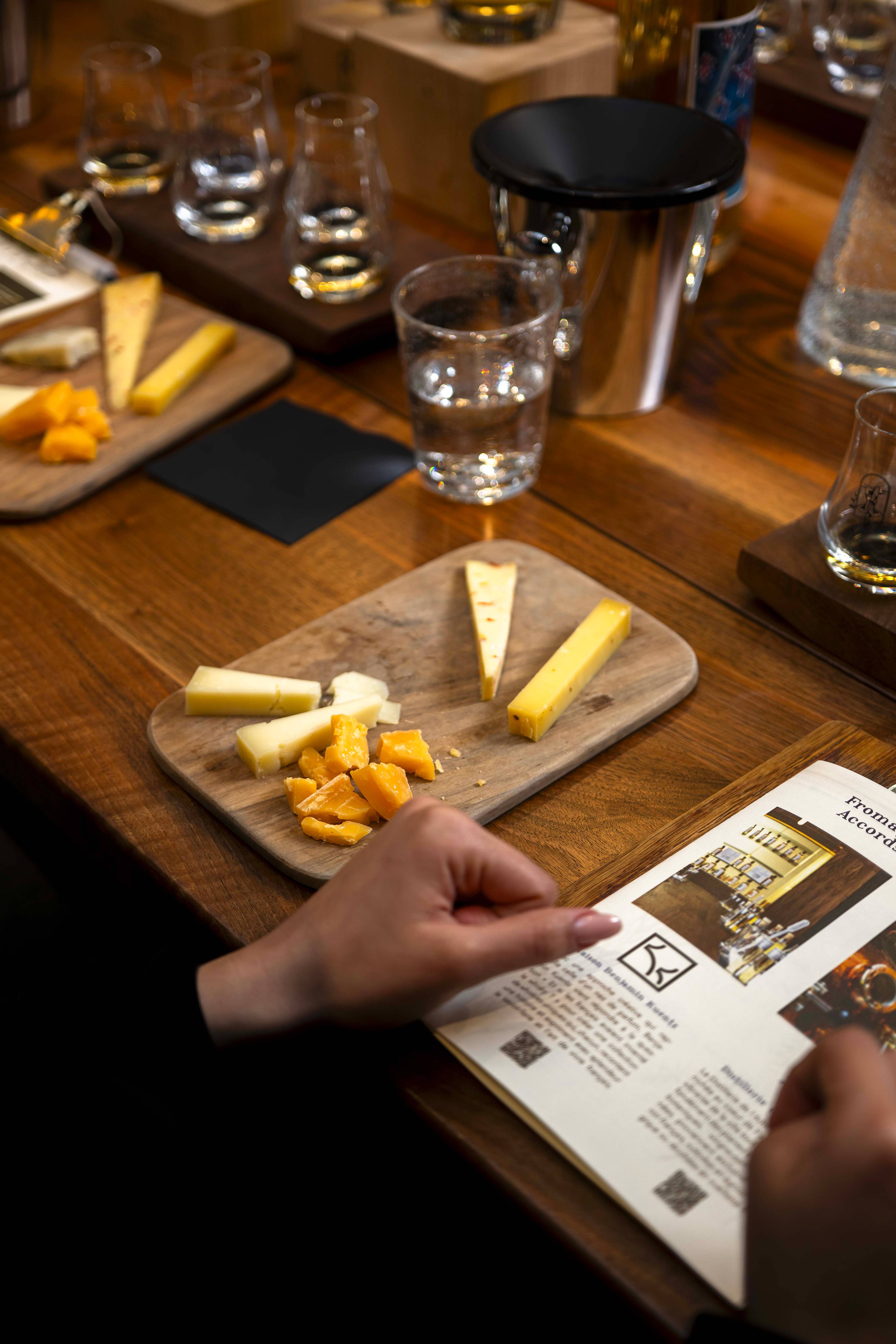 Spirits and cheeses: pairings of local terroirs