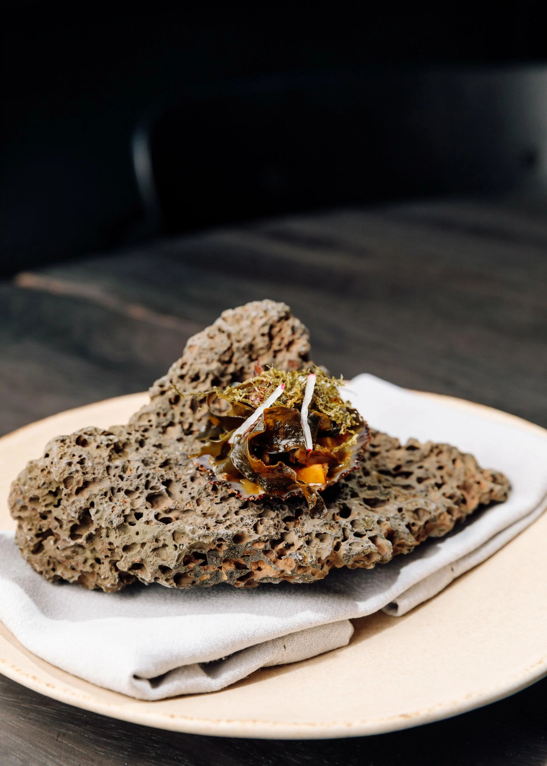 Azores Wine Company – Diner on the Counter