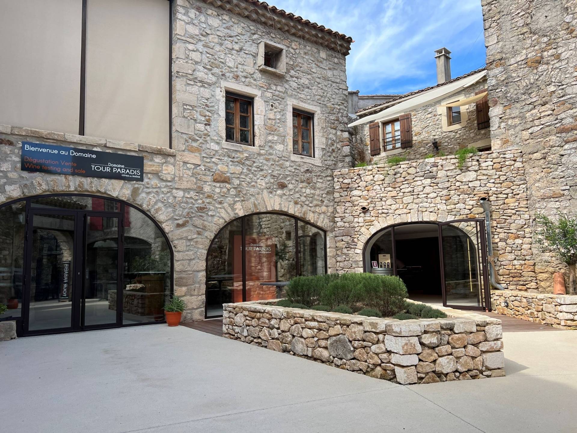 DOMAINE TOUR PARADIS