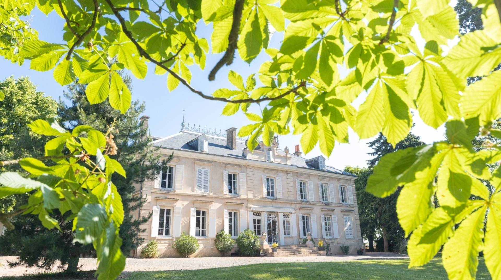 CHÂTEAU DES RAVATYS