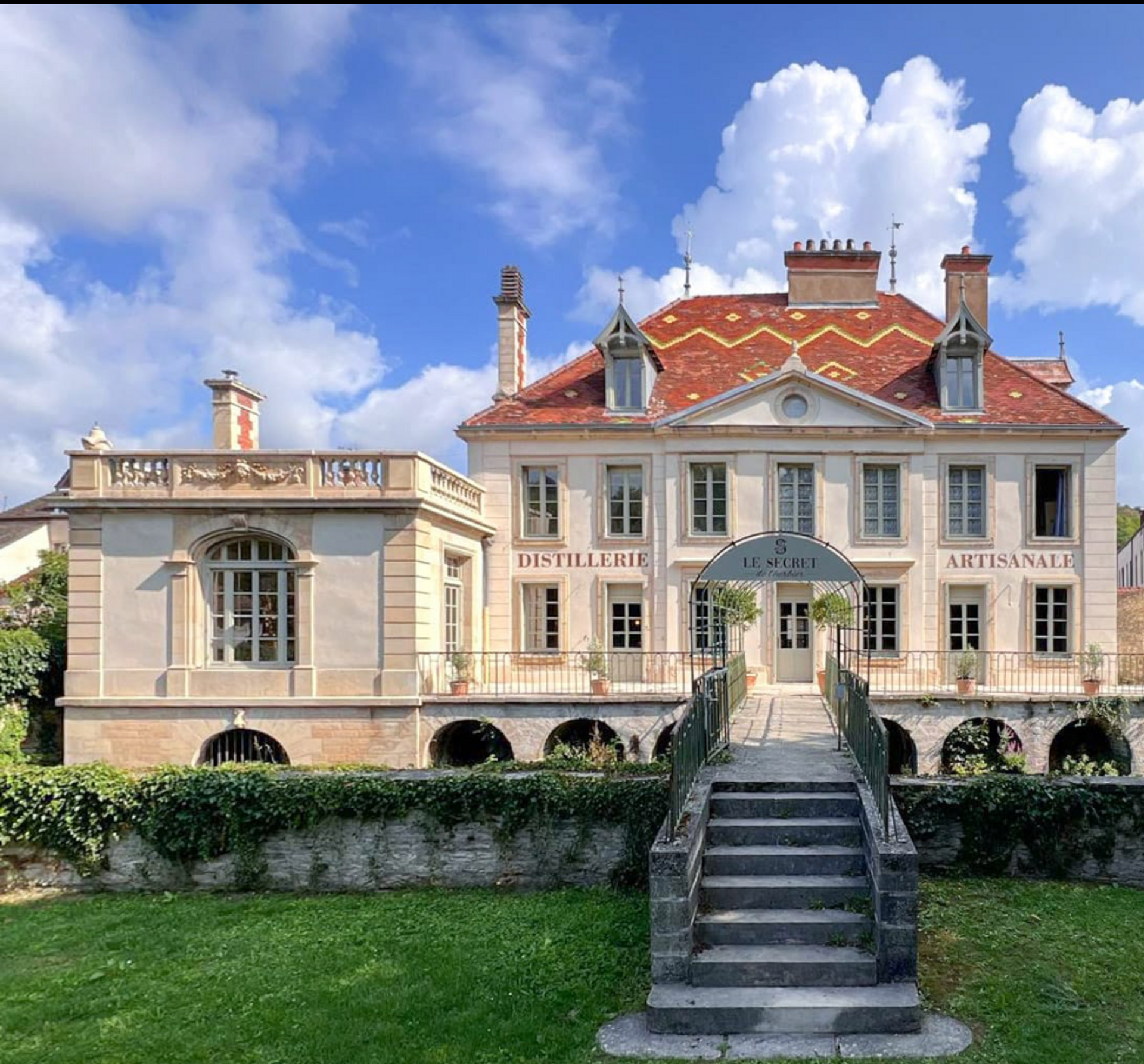 LE SECRET DE L’HERBIER