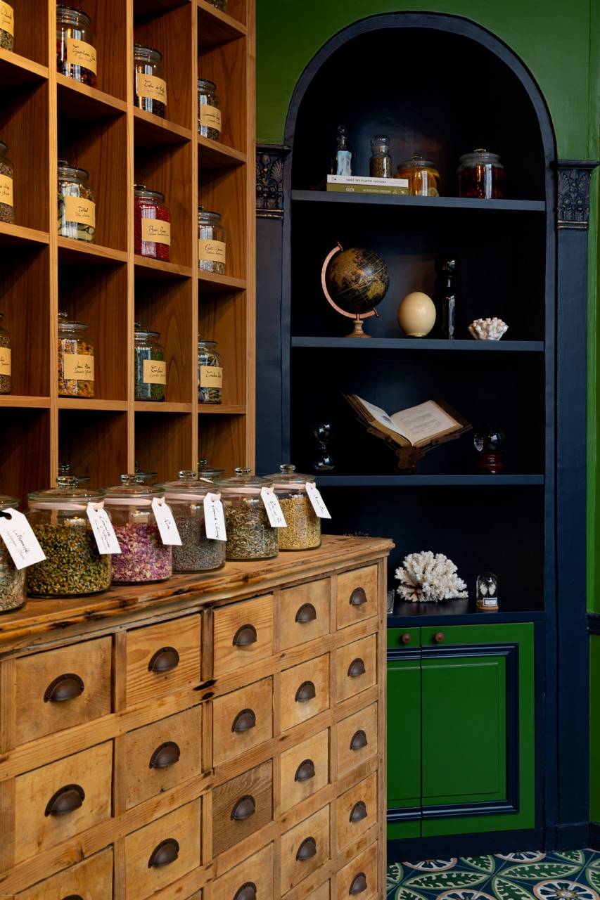 Visit and tasting at a gin distillery