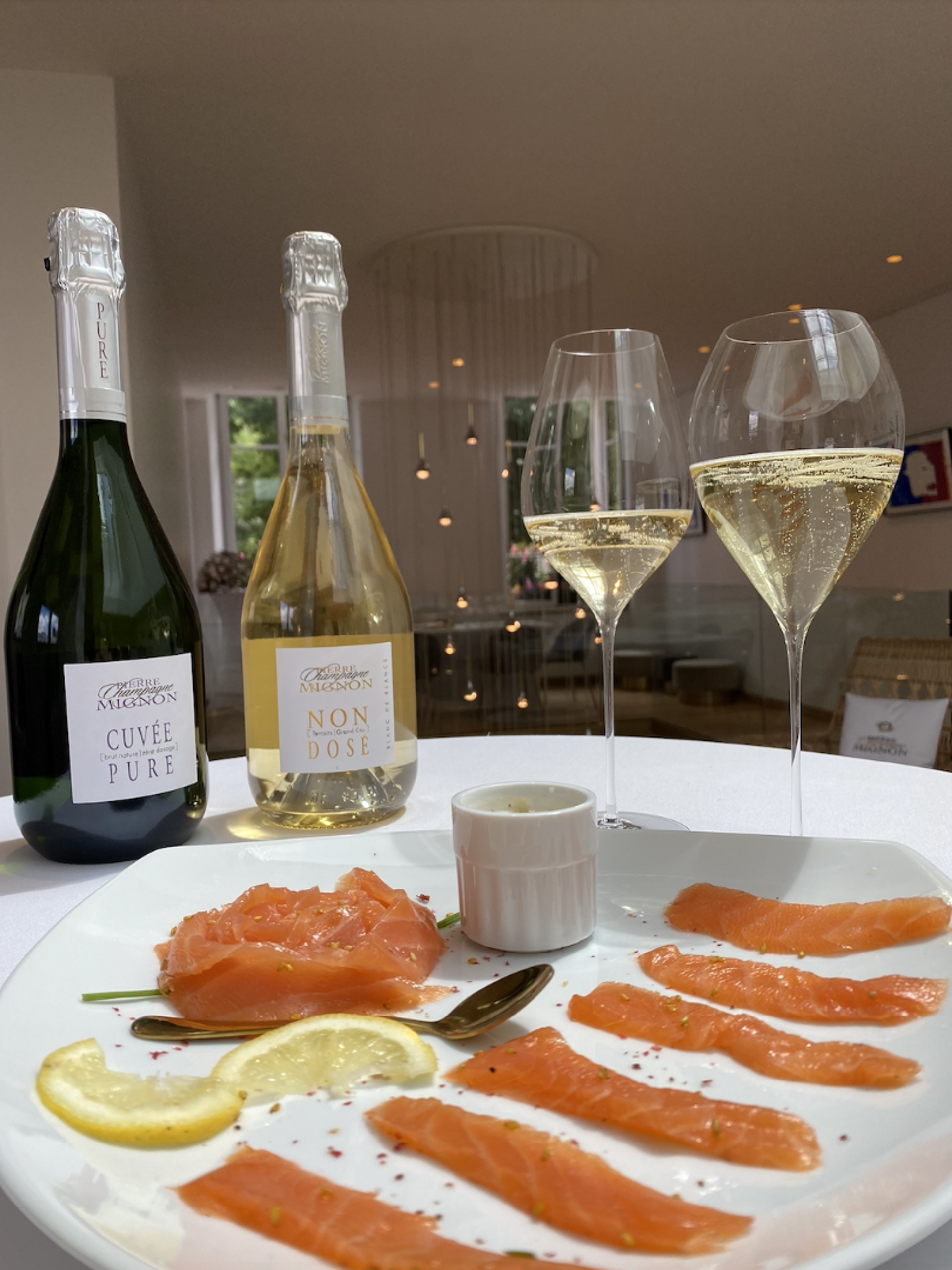 Marine variation around Non-Dosed Champagne.