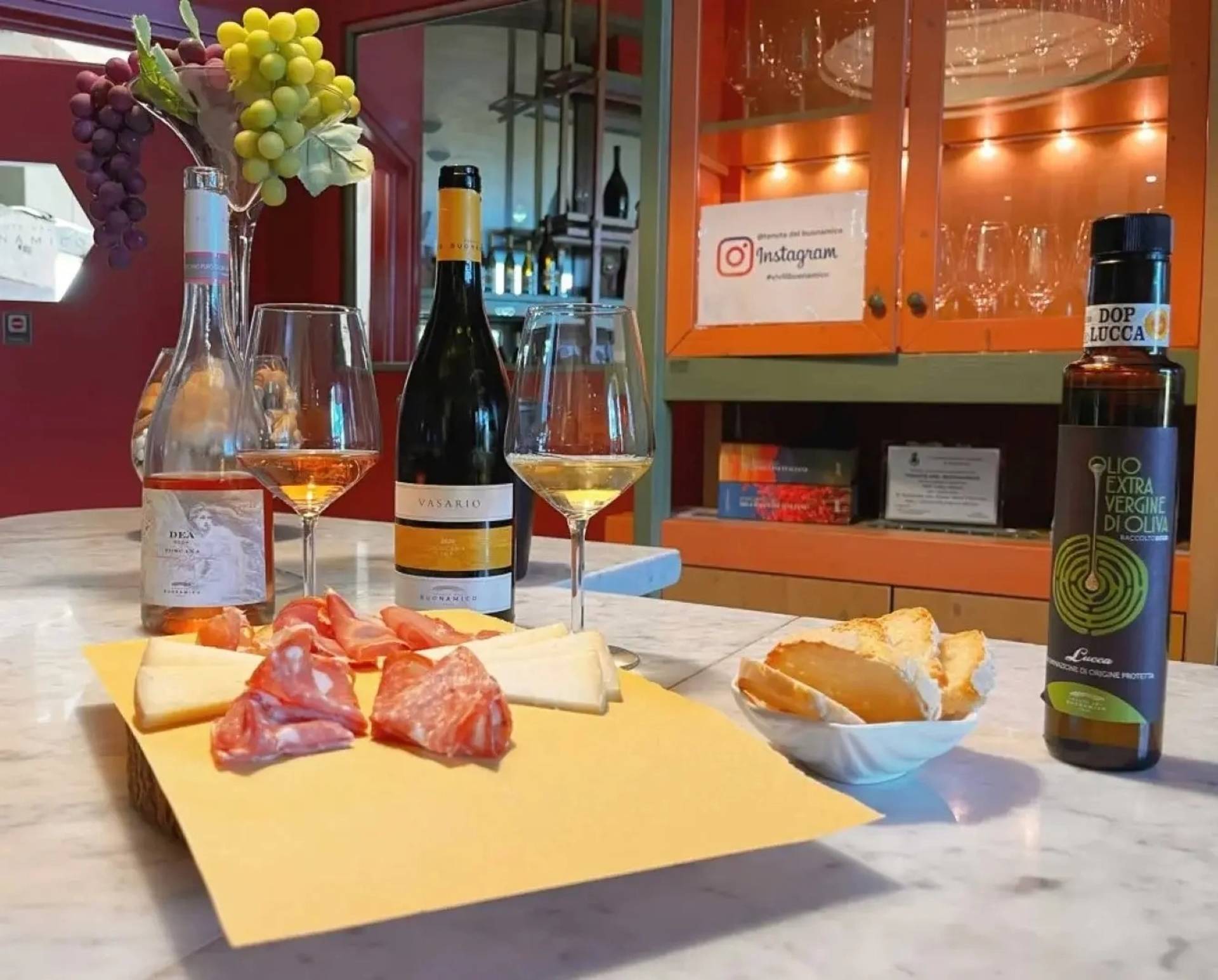 Light Lunch, Tour and Tasting of 6 wines