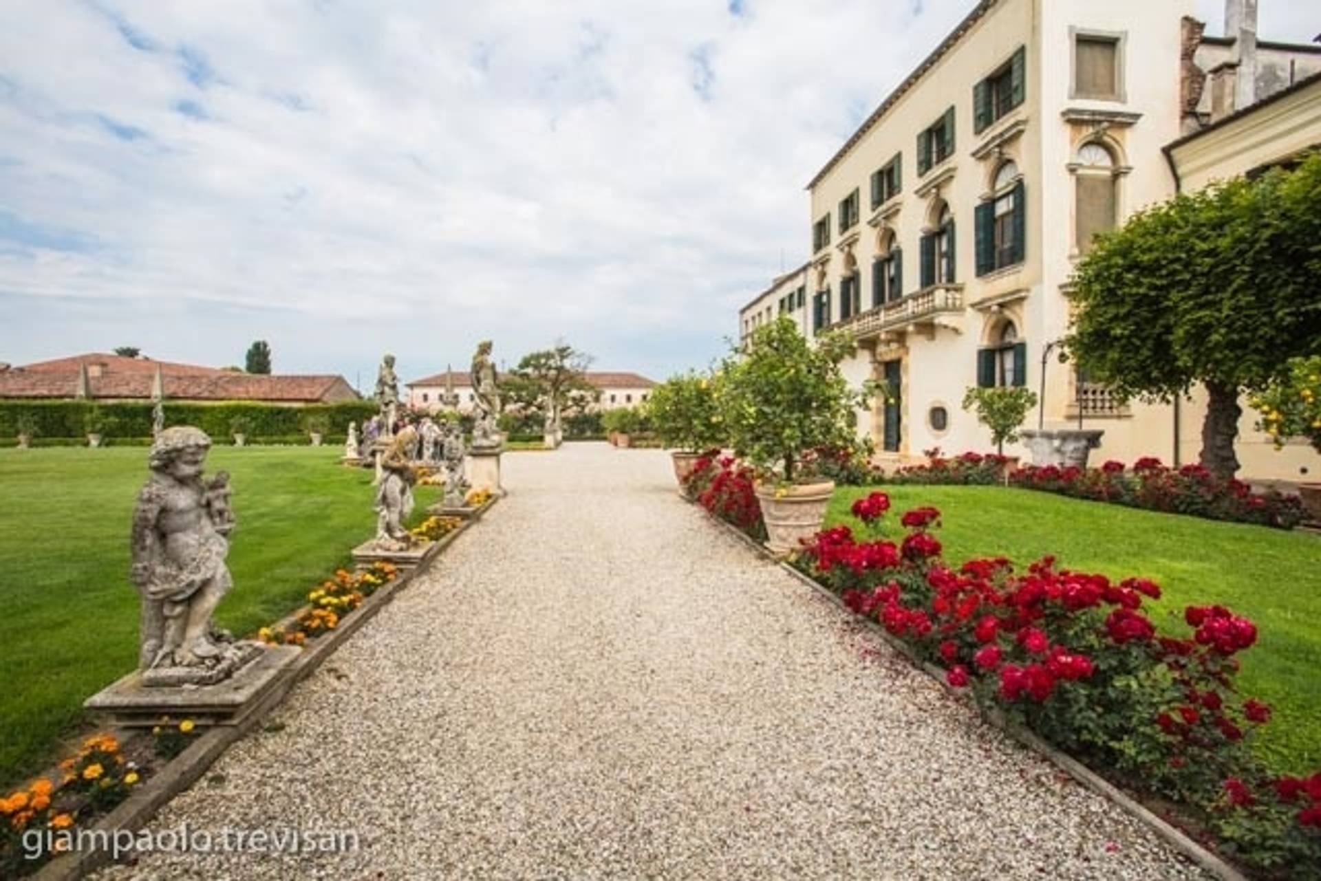 Guided tour and tasting