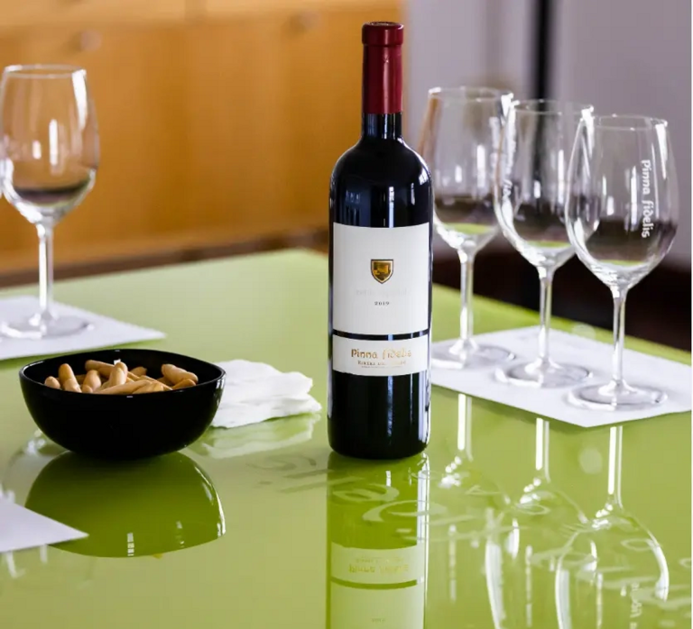 Tour + tasting (3 wines)