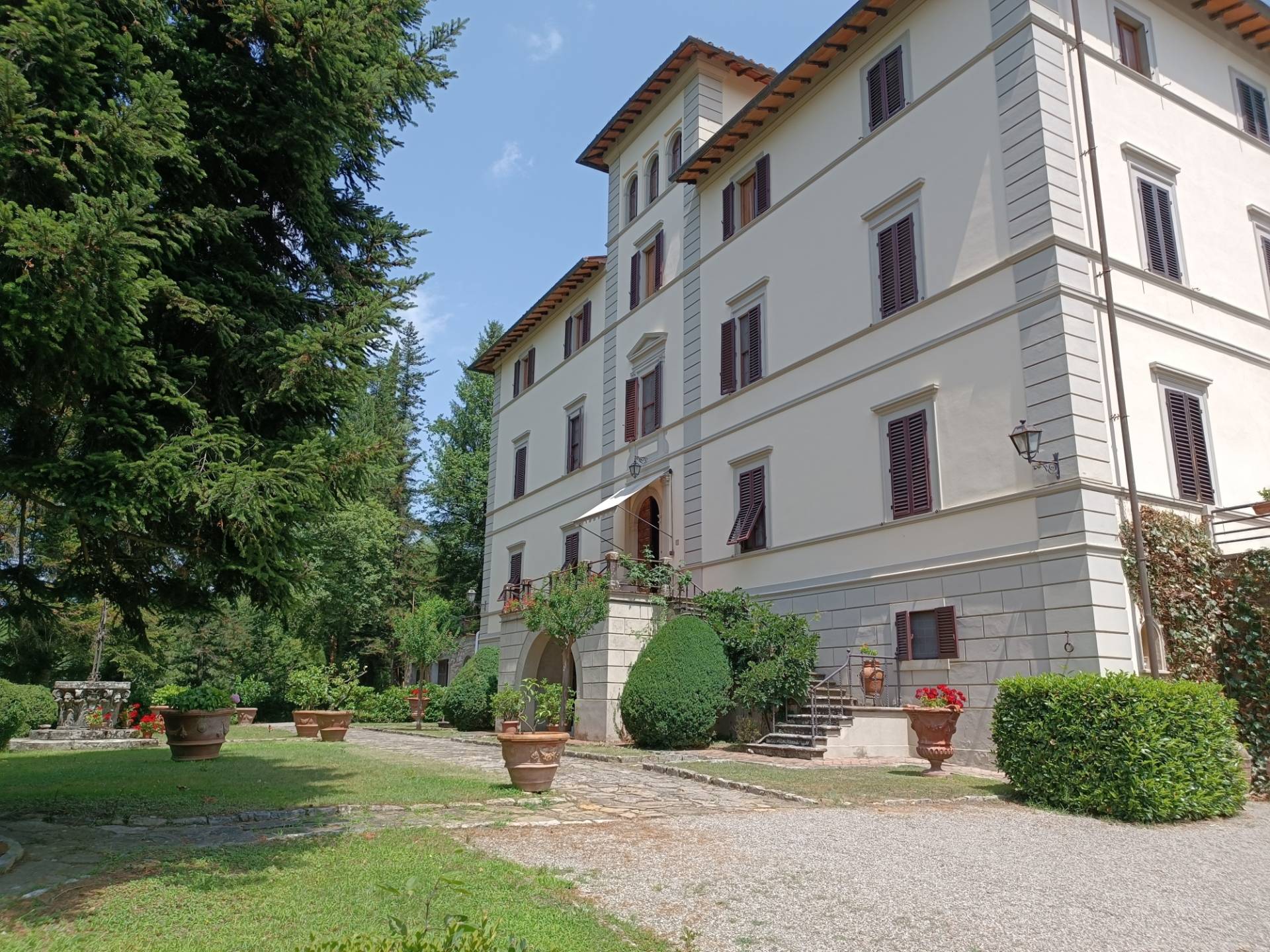 CASTELLO DI MONTERINALDI