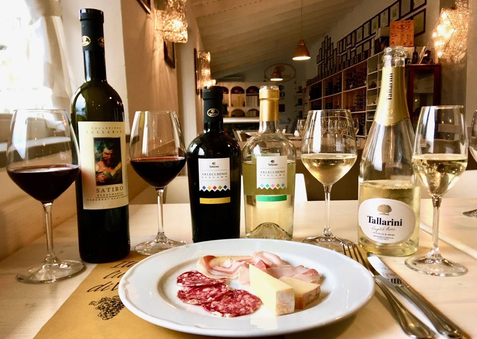 Gold tasting: food and wine pairings