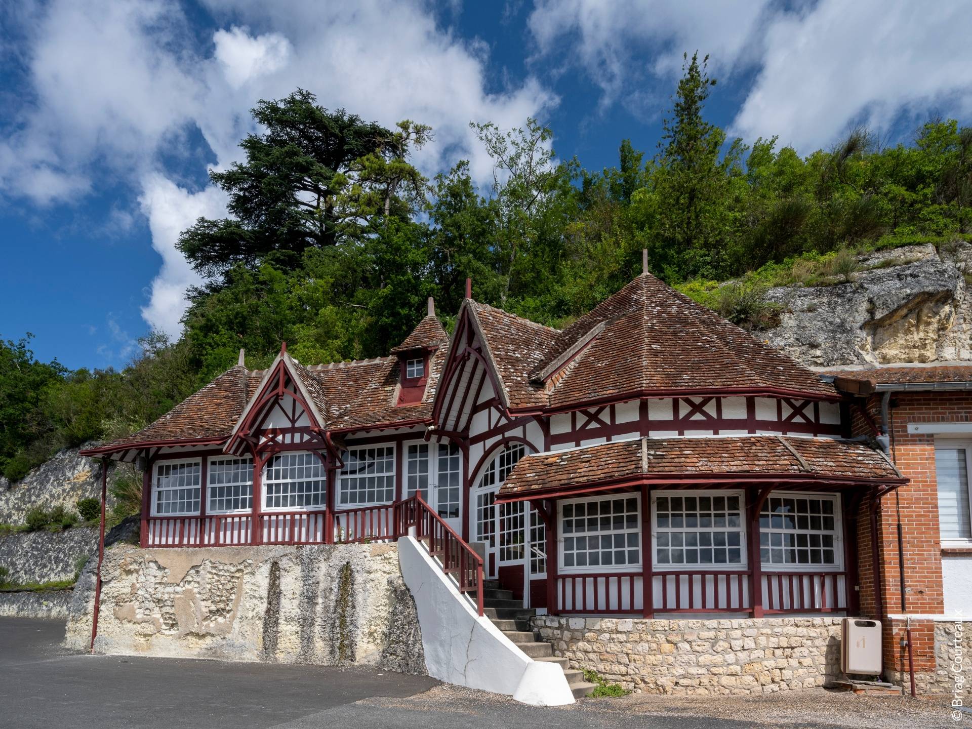 Self-guided Visit and Tasting