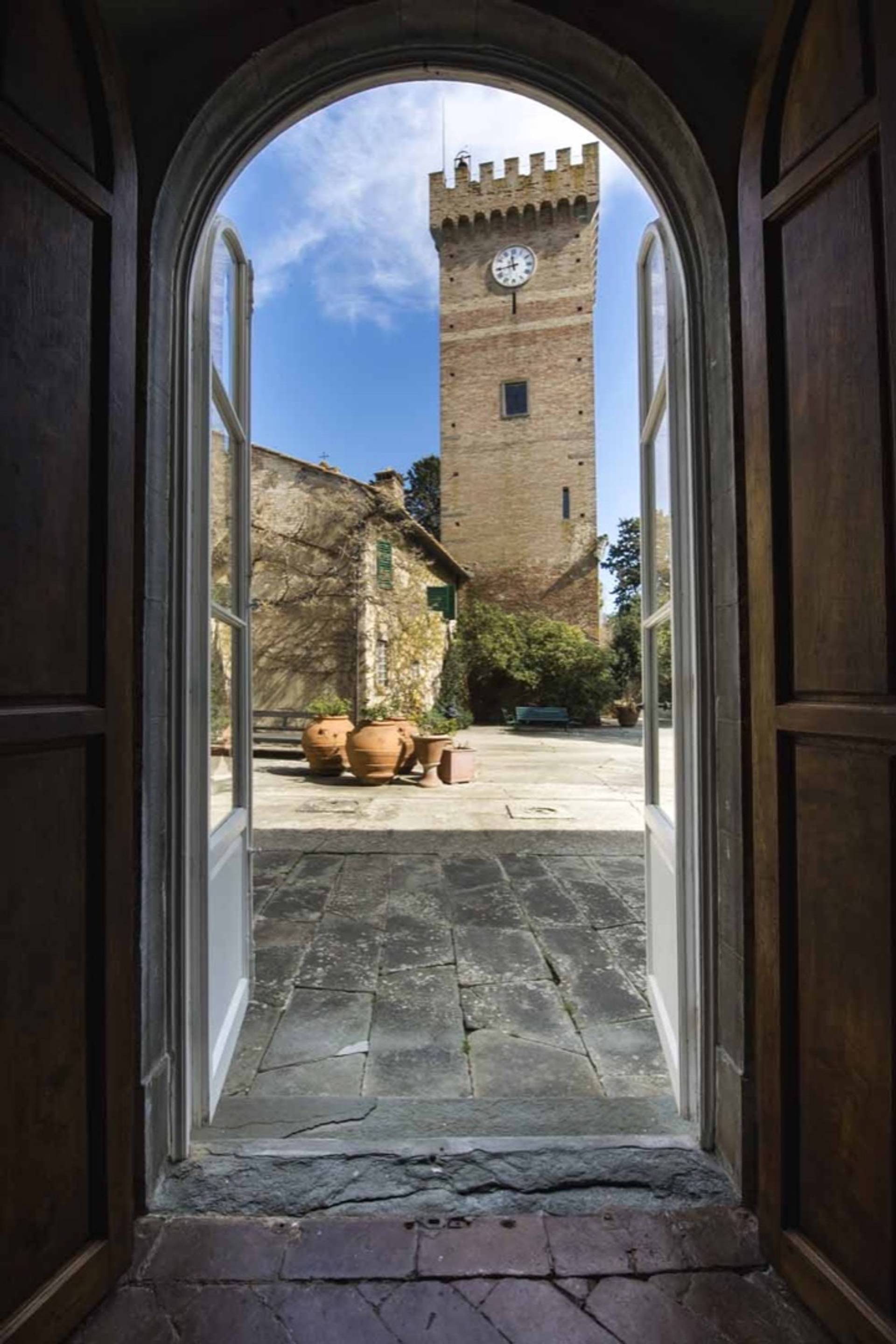 Historical visit of Sonnino Castle