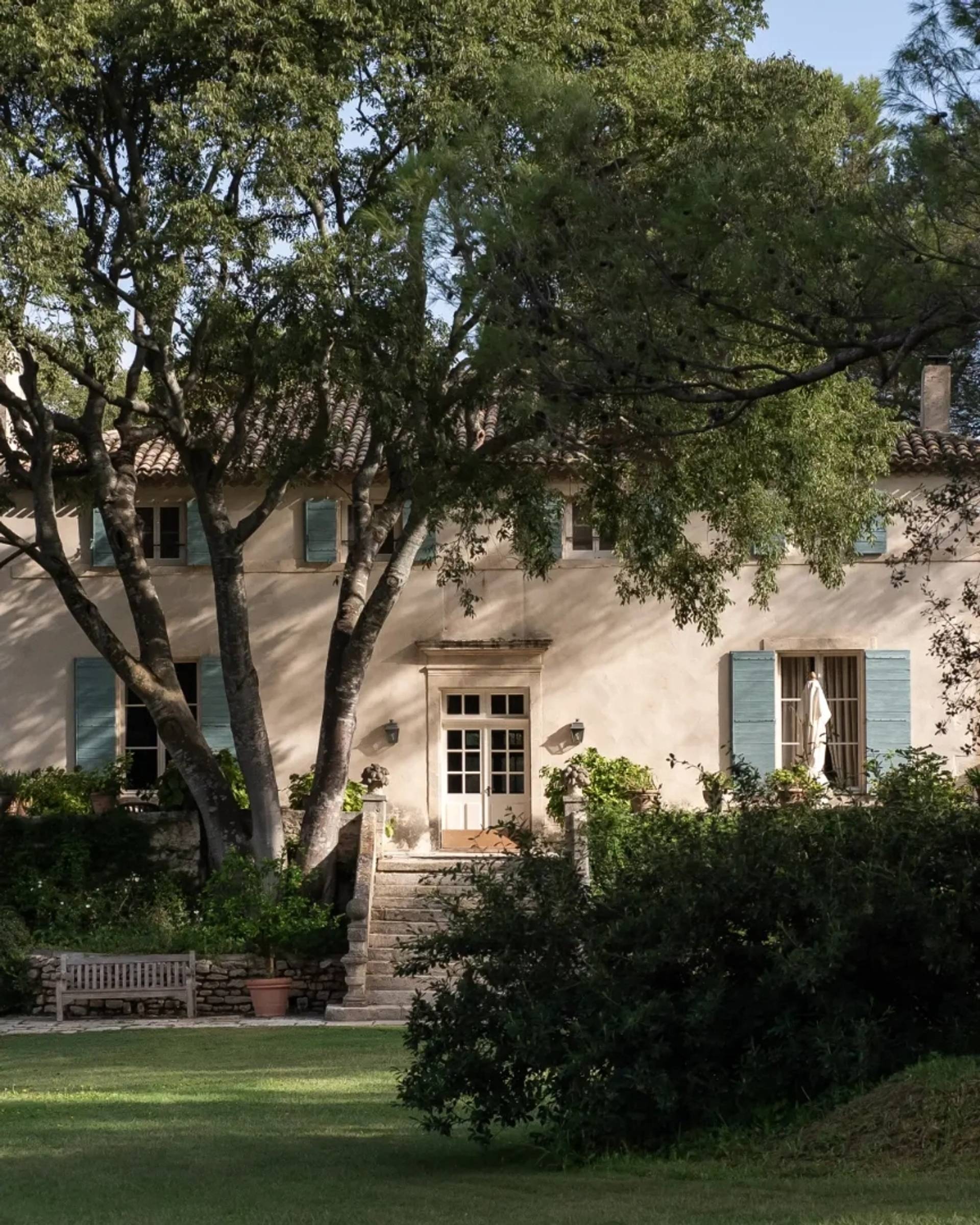 Landscape and wines of the estate