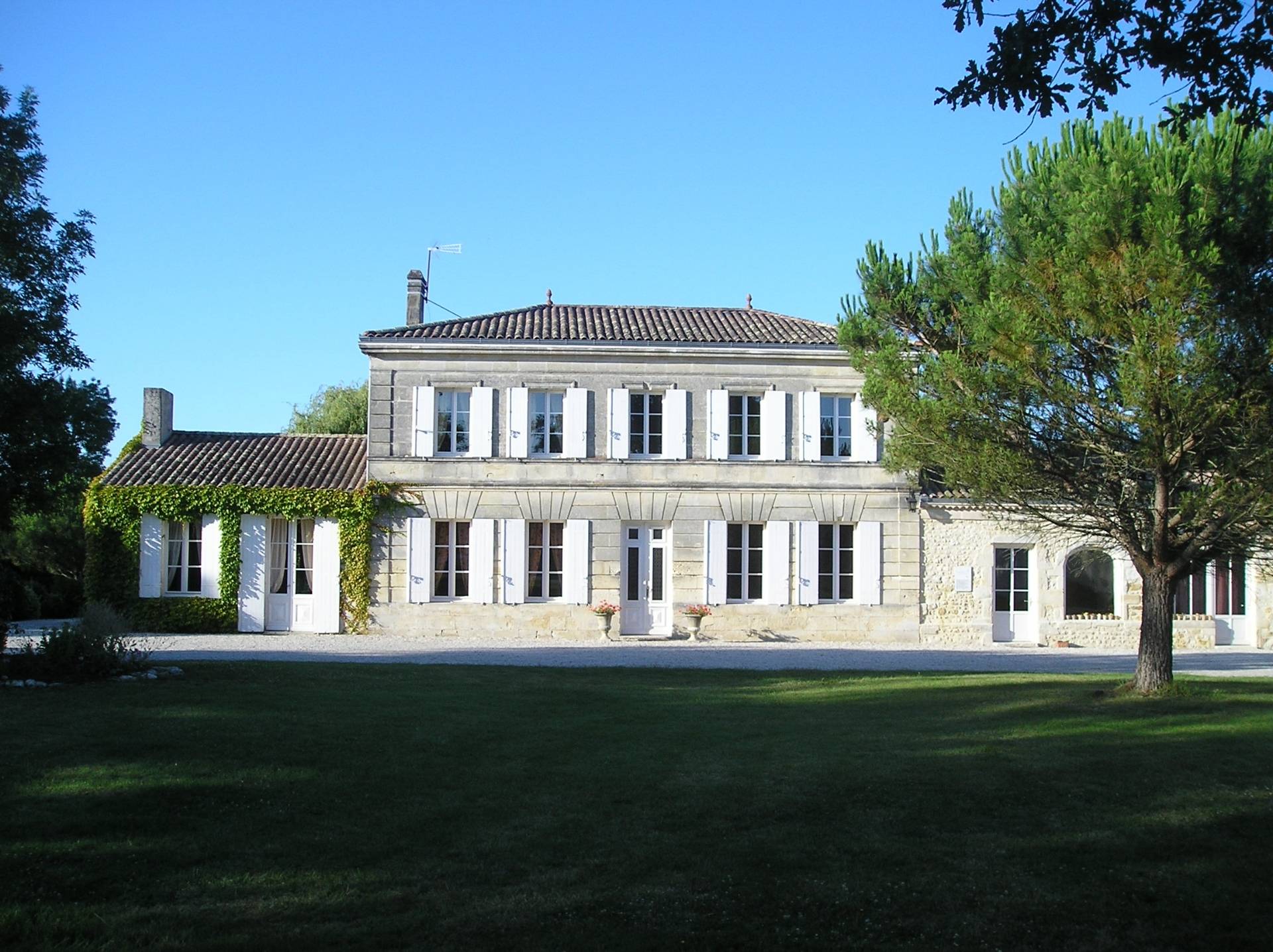 CHÂTEAU SAINT-HILAIRE