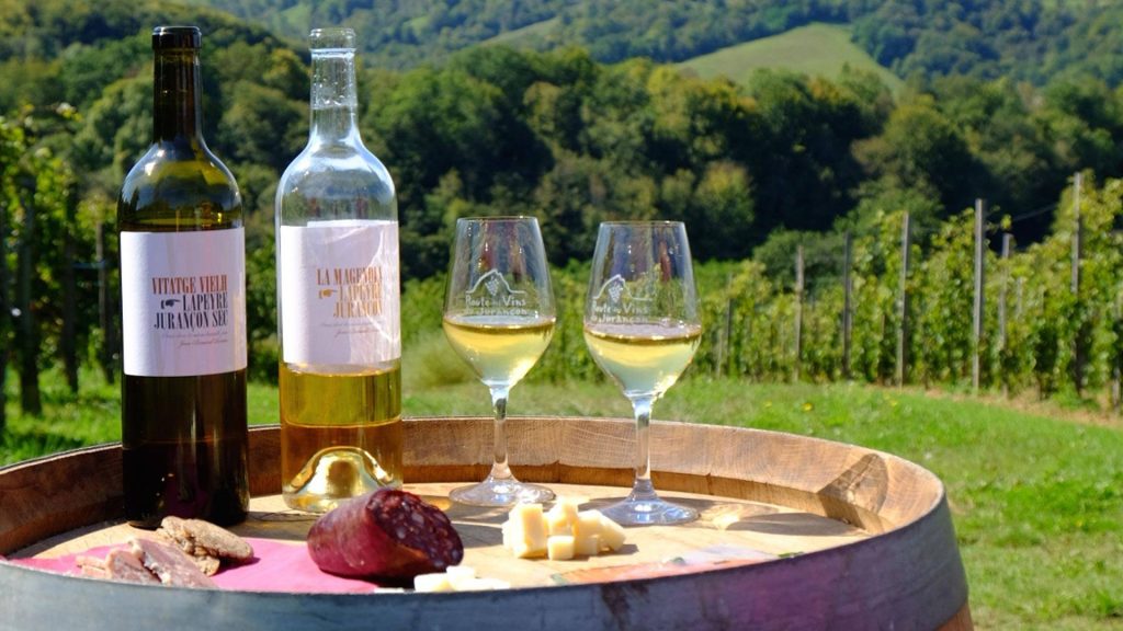 Visit, tasting and local Aperitif