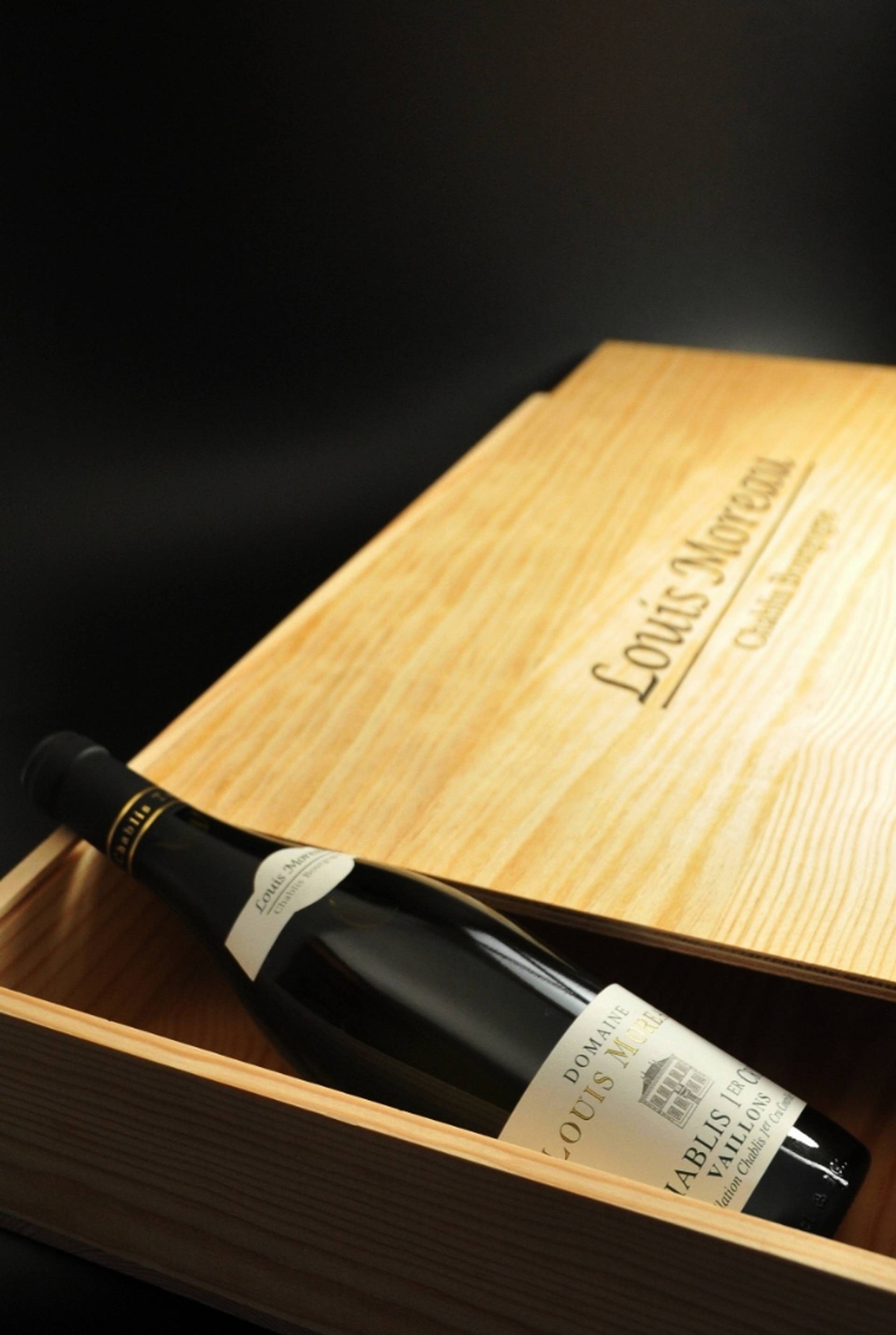 Wine tasting of Chablis with local gougères