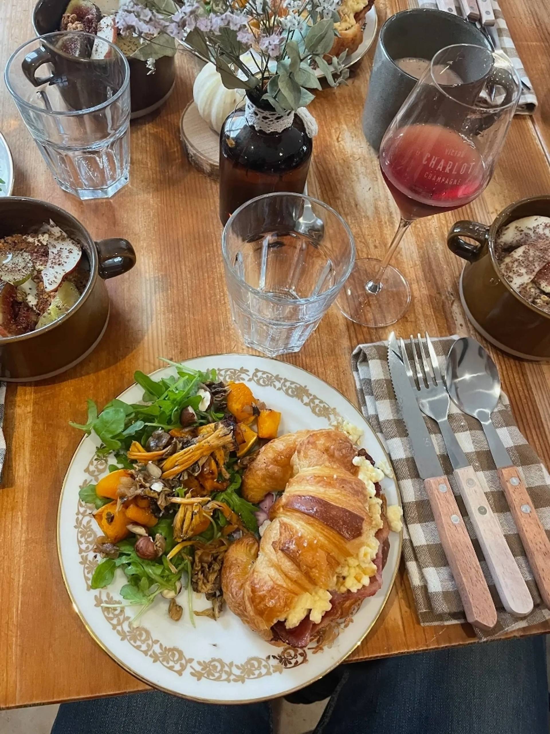 Brunch at Charlot’s Lair