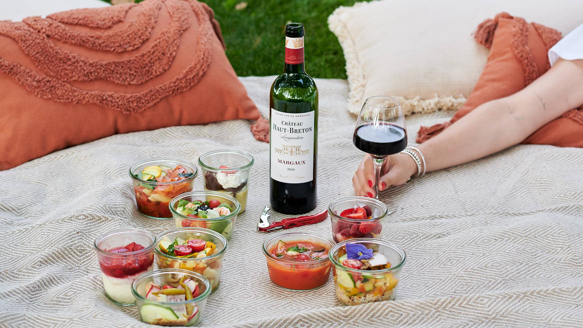 Estate tour with picnic lunch