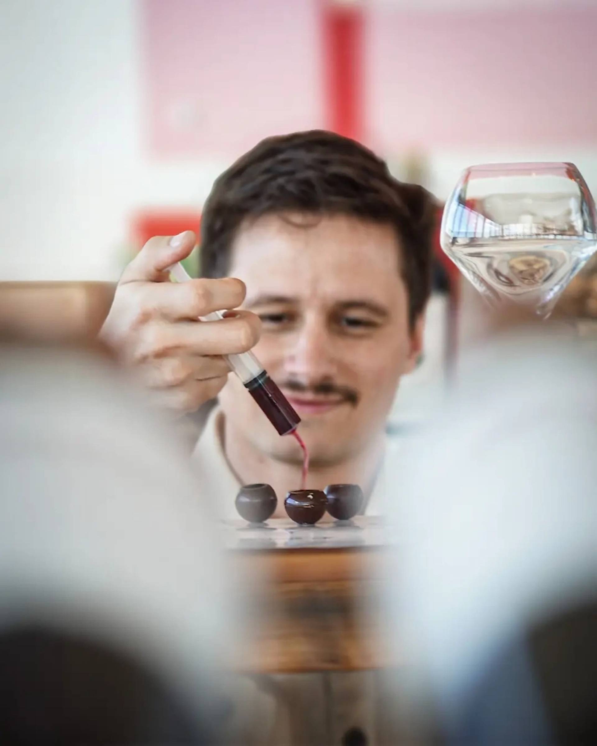 Wine tasting & tour with chocolate spheres