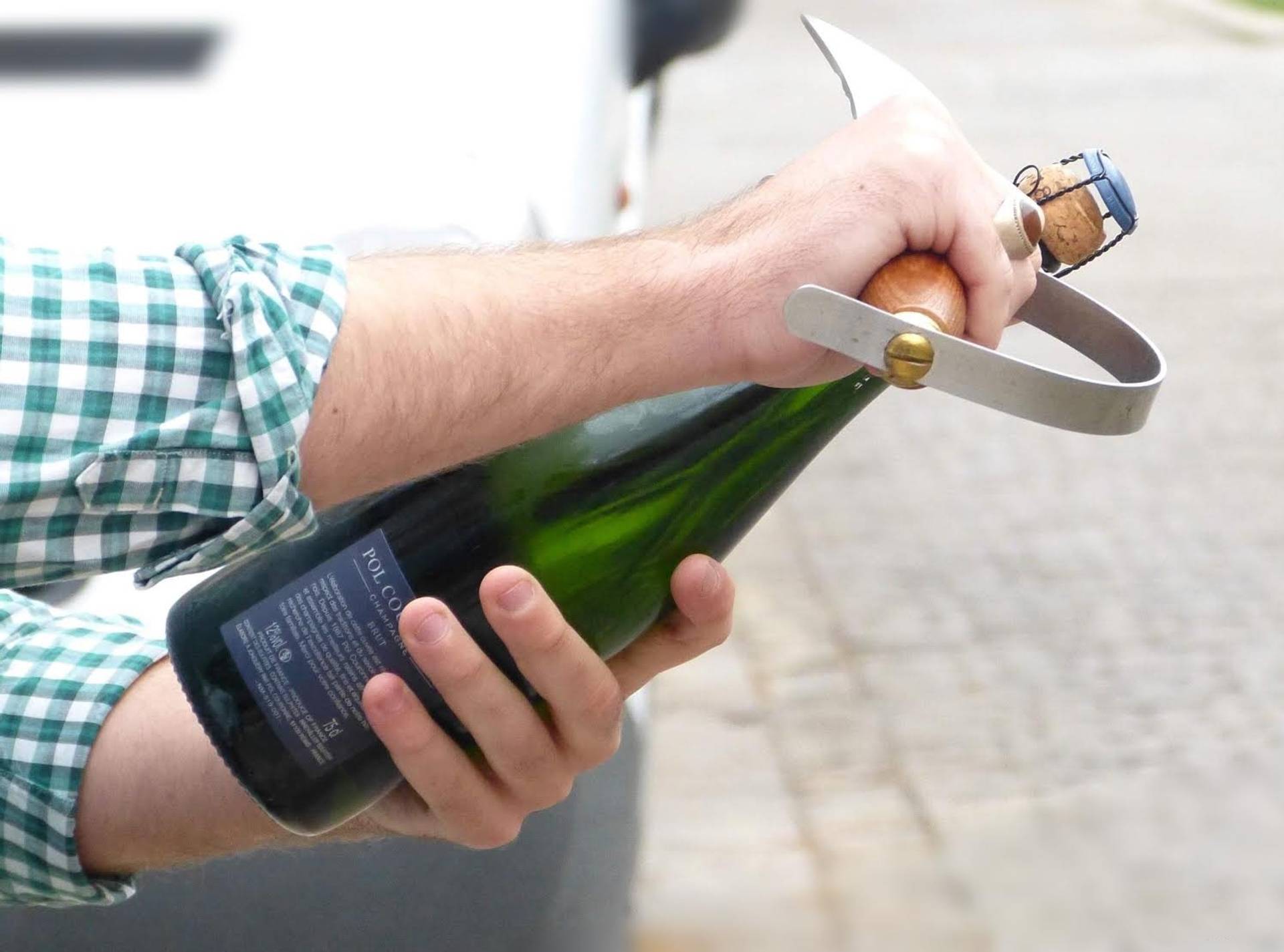 Initiation to Sabrage – Champagne