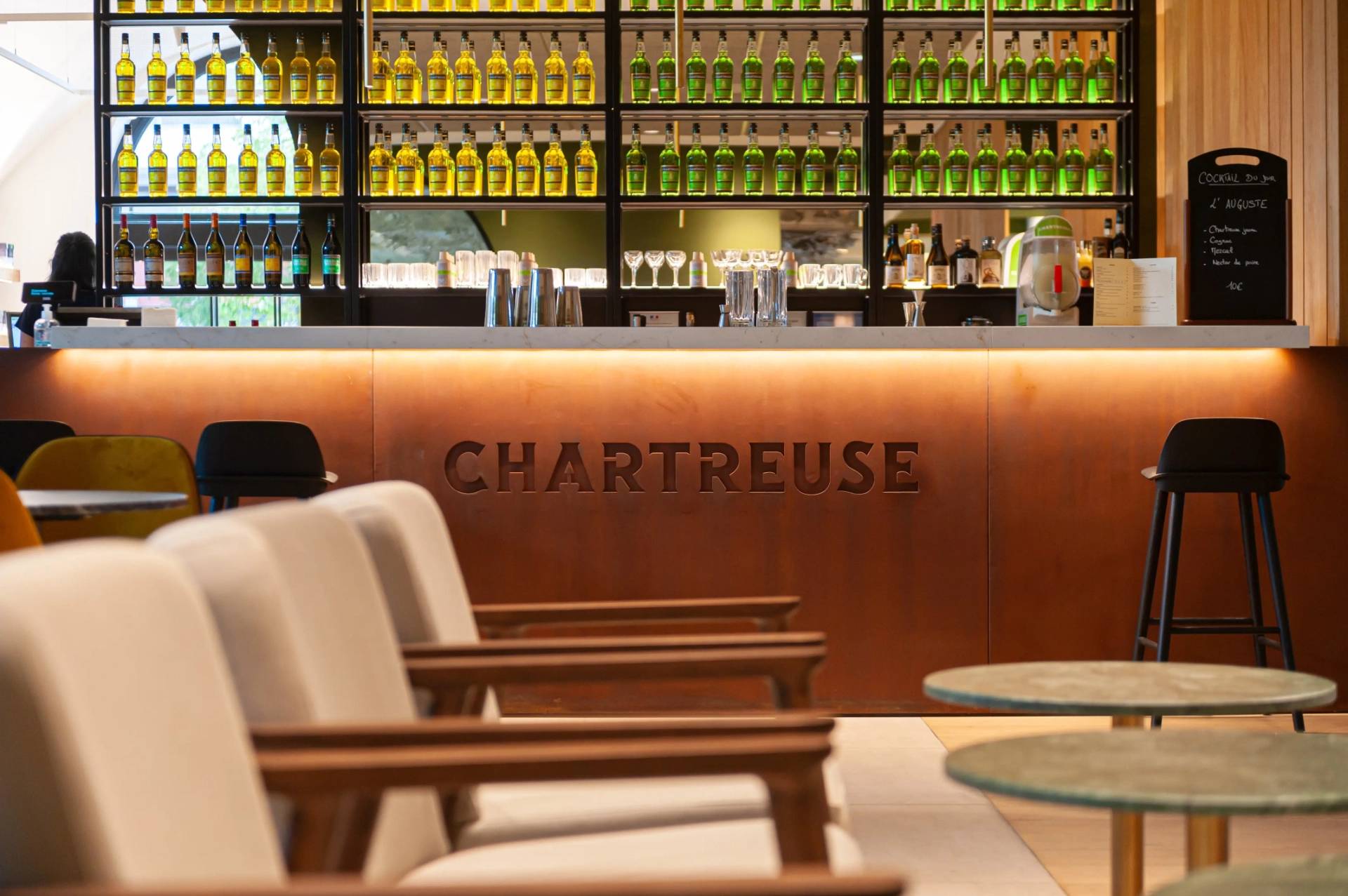 Vertical tasting workshop of traditional green or yellow Chartreuse