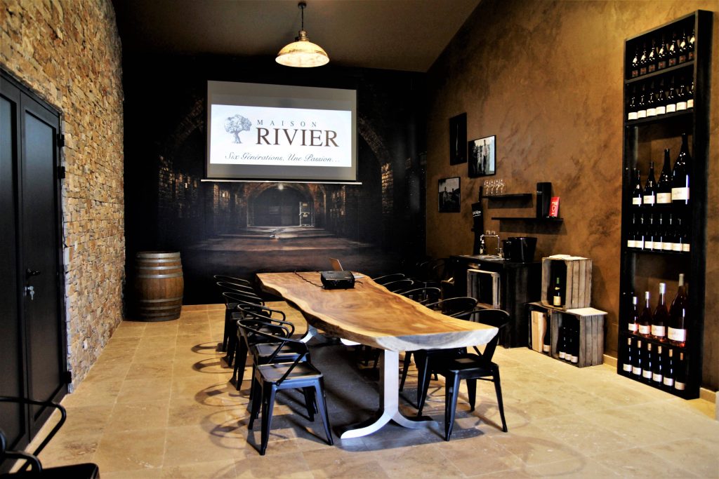 Introductory wine tasting workshop around the estate’s wines