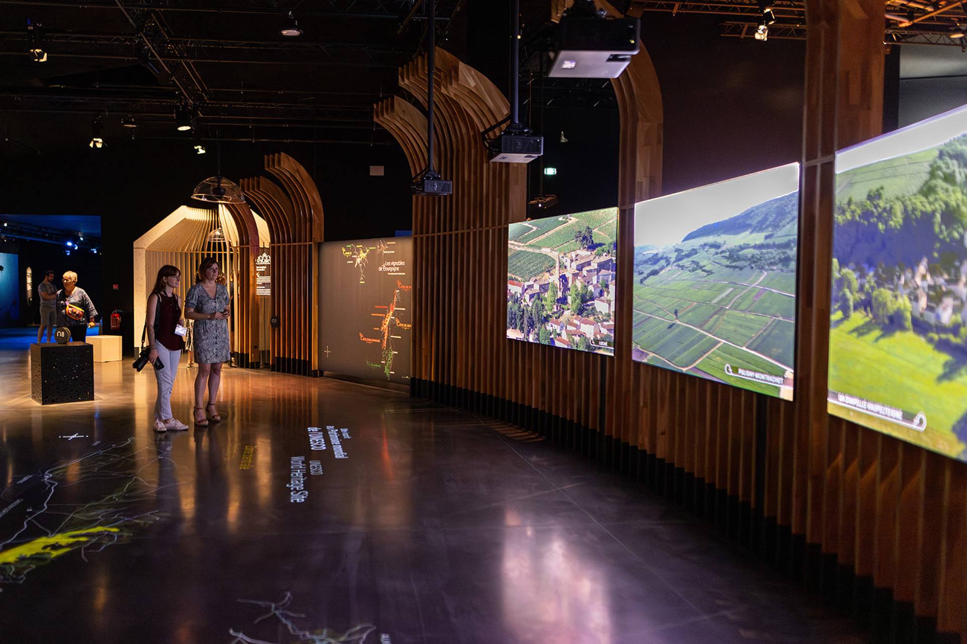 Visit the scenographic route