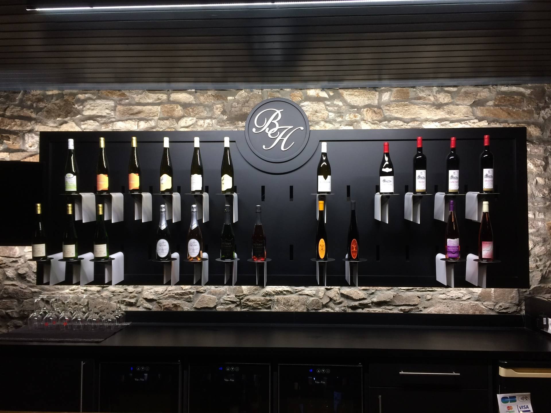 Visit to the vineyards and cellars with tasting of 6 wines