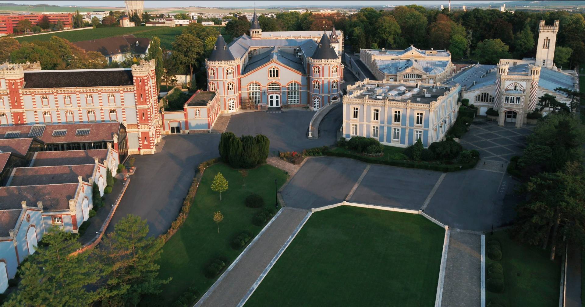 Guided Tour – Champagne & Heritage