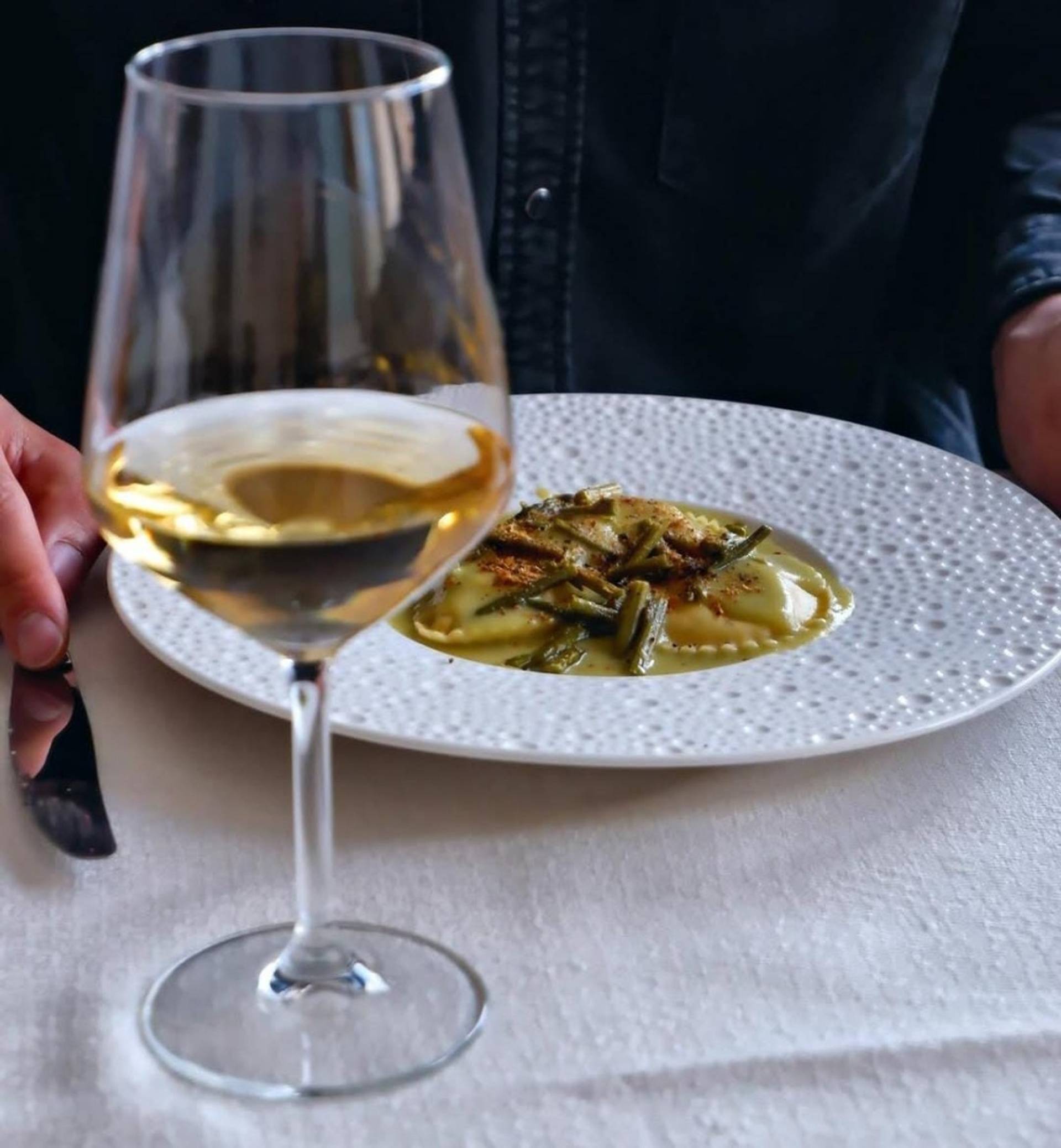 Wine & Food Experience 4 dishes paired with 7 wines