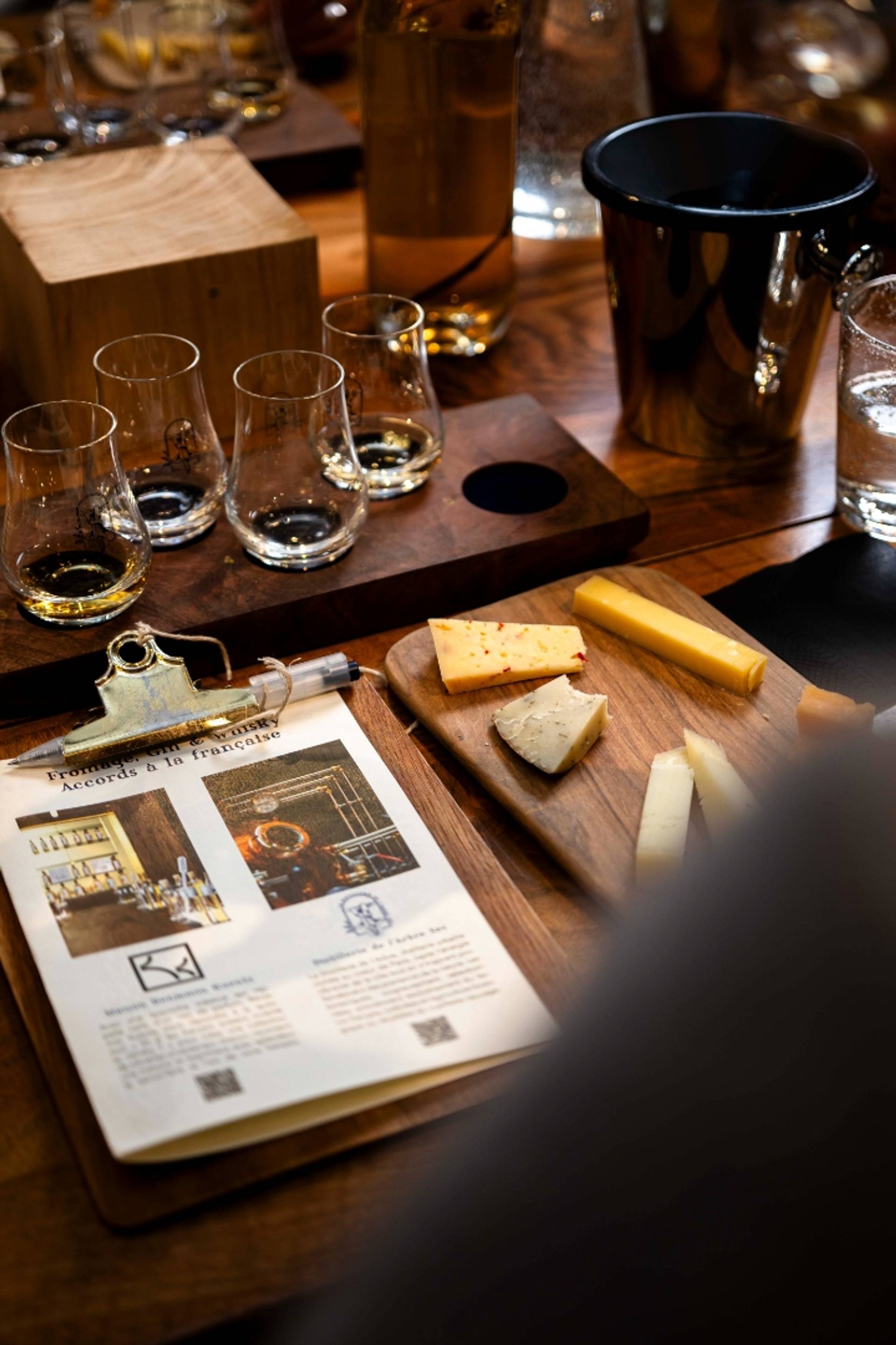 Spirits and cheeses: pairings of local terroirs