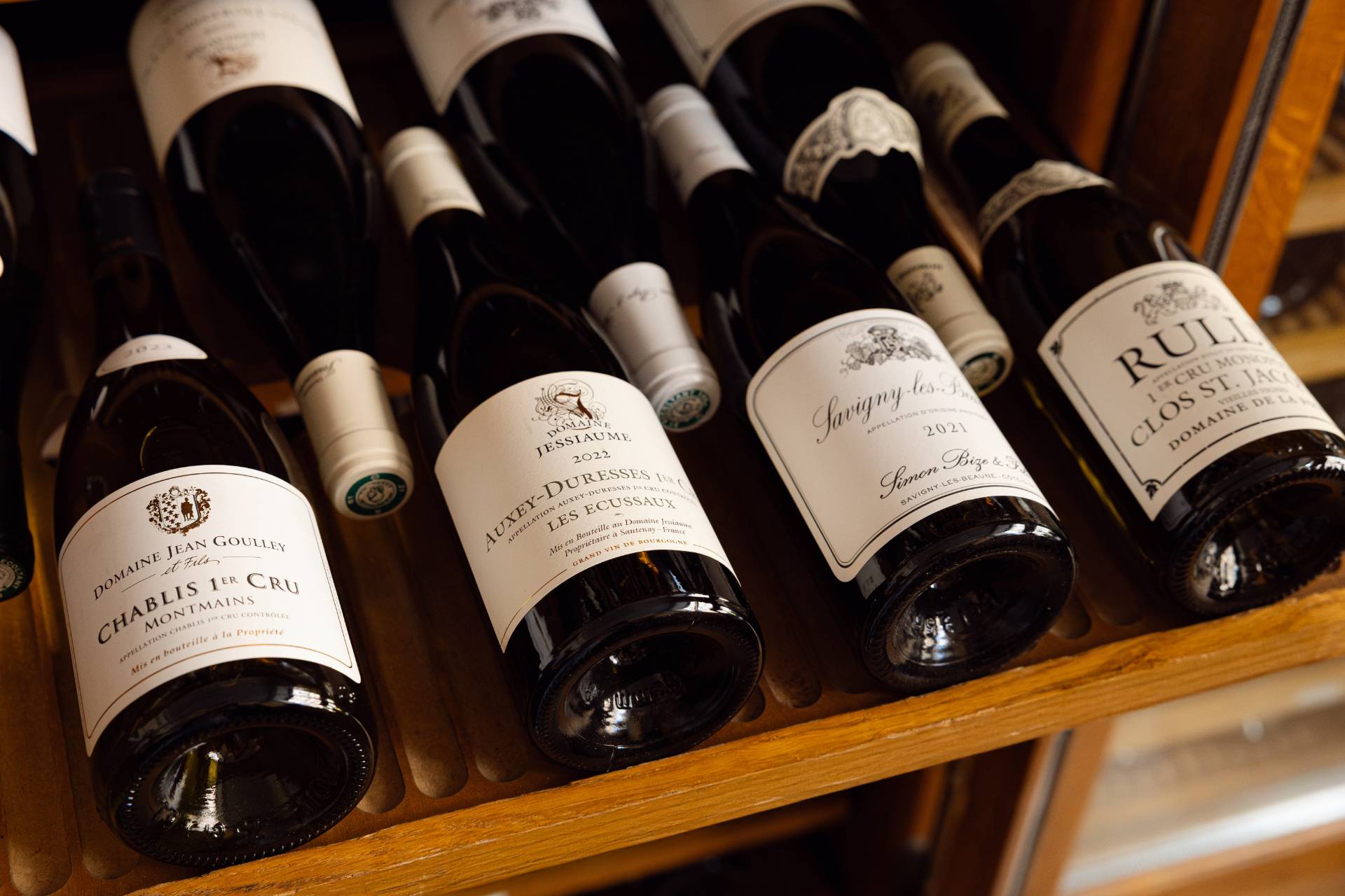 La vie en blanc: Burgundy & its appellations