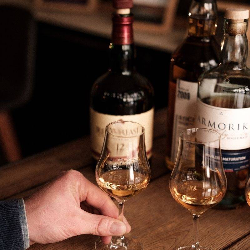 Whisky tasting initiation in Paris