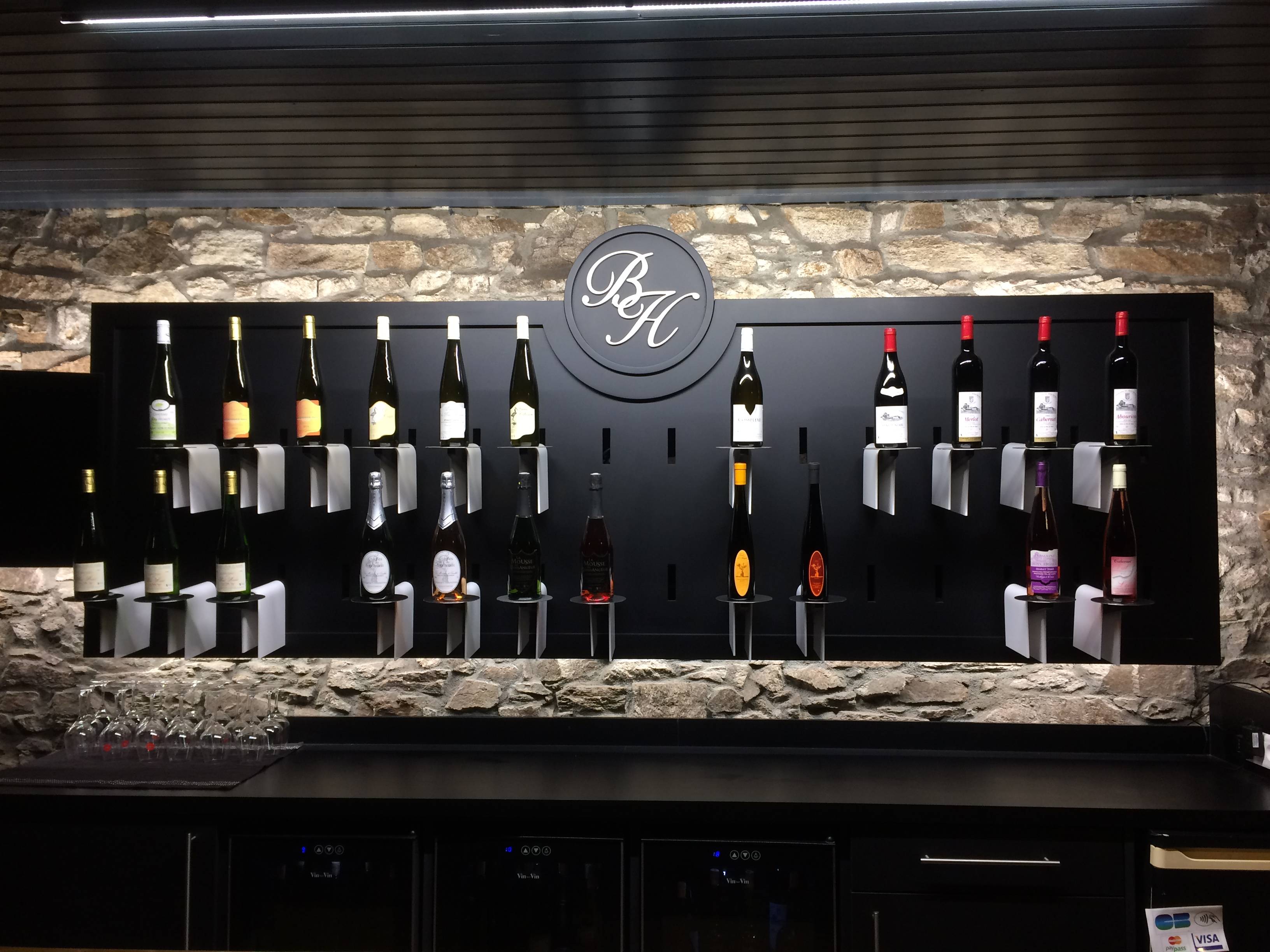 Oenological introduction and tasting of 9 vintages