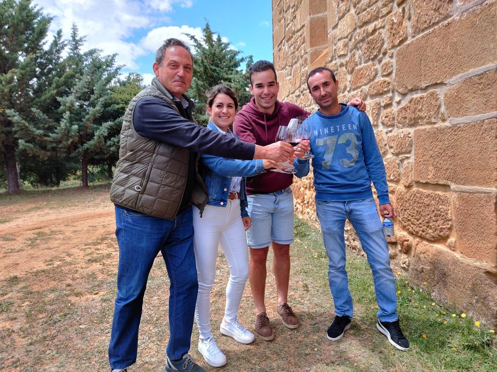 Visit of the vineyard and tasting